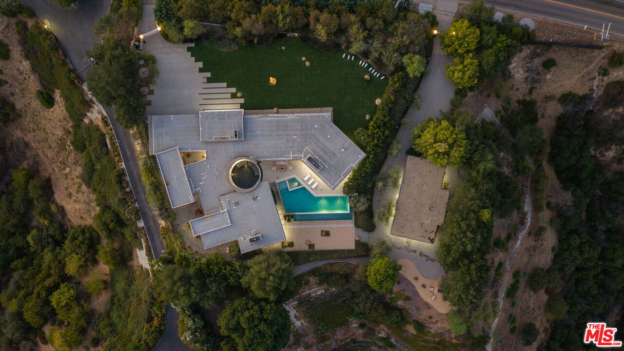 14700 Mulholland Dr