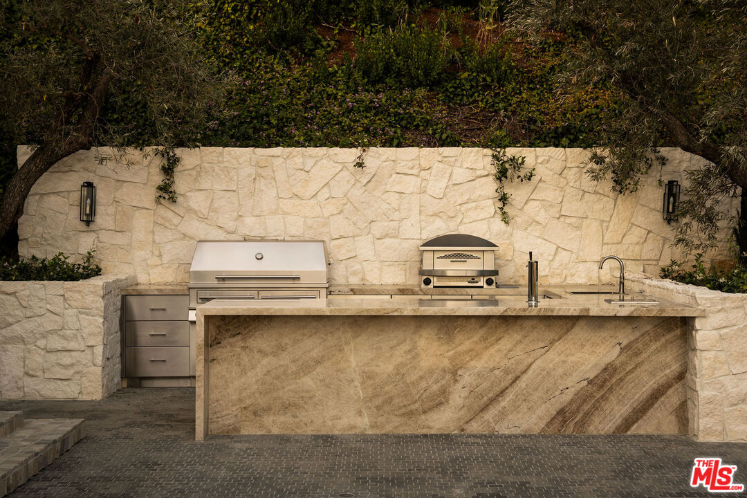 851 Strada Vecchia Rd