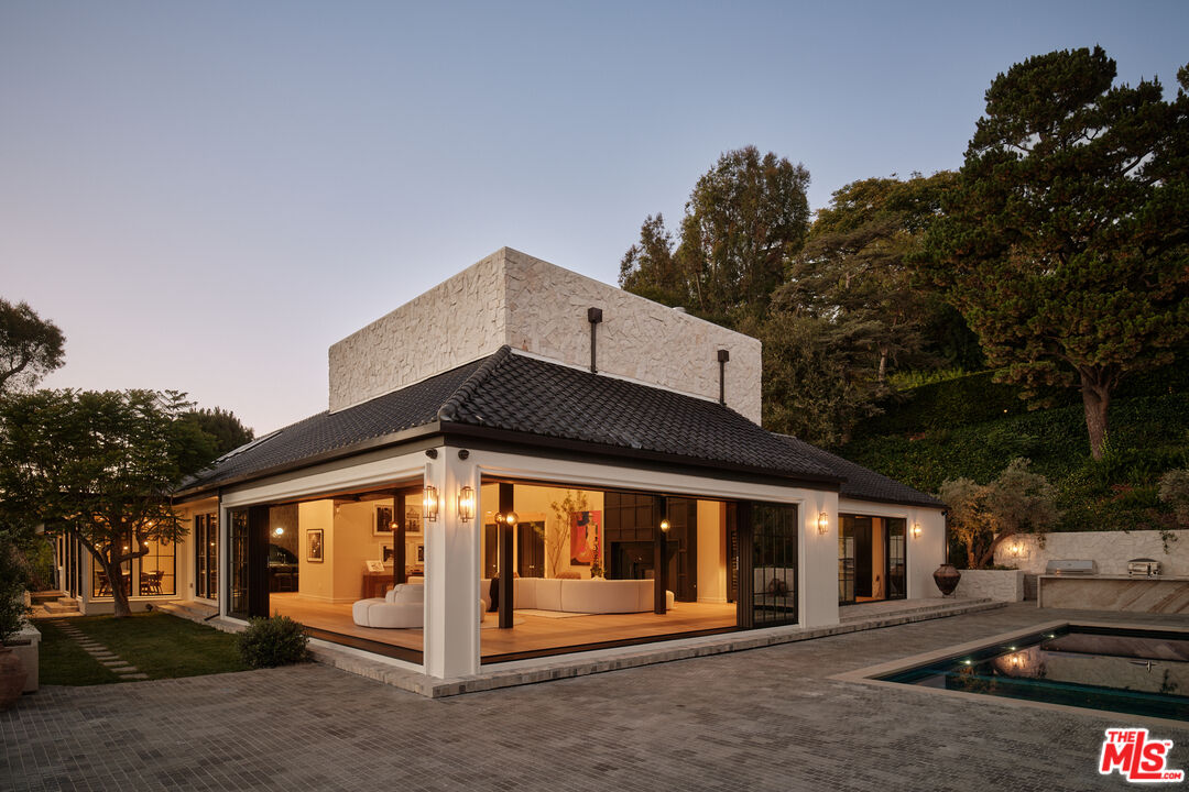 851 Strada Vecchia Rd