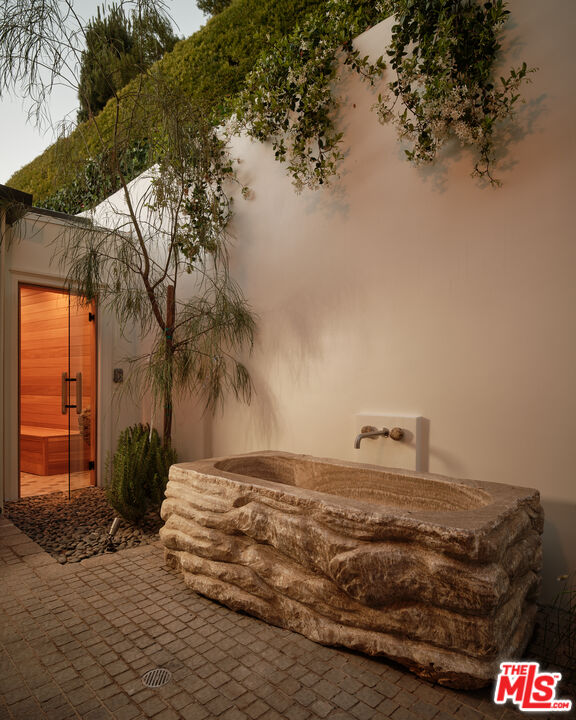 851 Strada Vecchia Rd