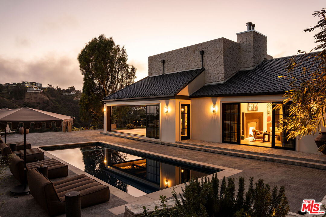 851 Strada Vecchia Rd