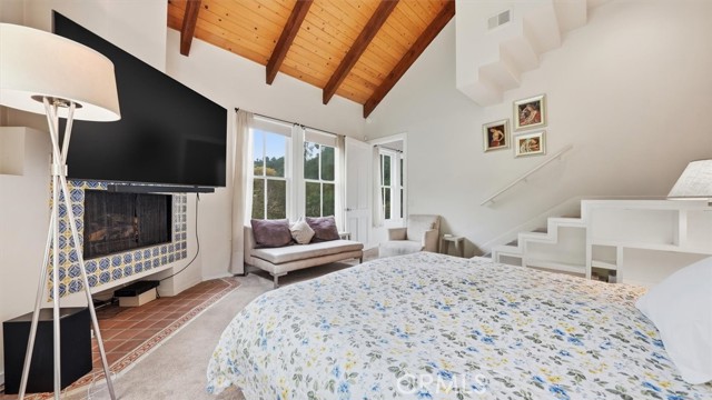 9856 Portola DR
