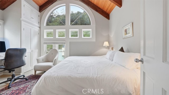 9856 Portola DR