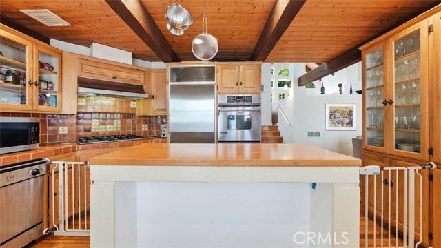 9856 Portola DR