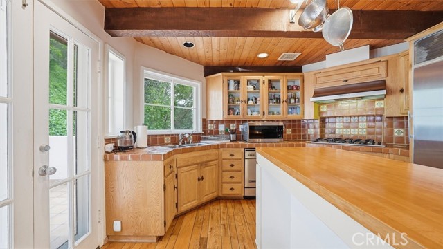 9856 Portola DR