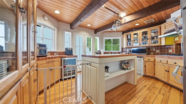 9856 Portola DR