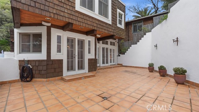 9856 Portola DR