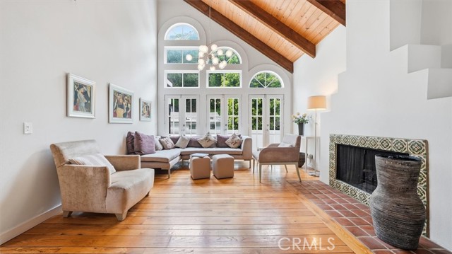 9856 Portola DR