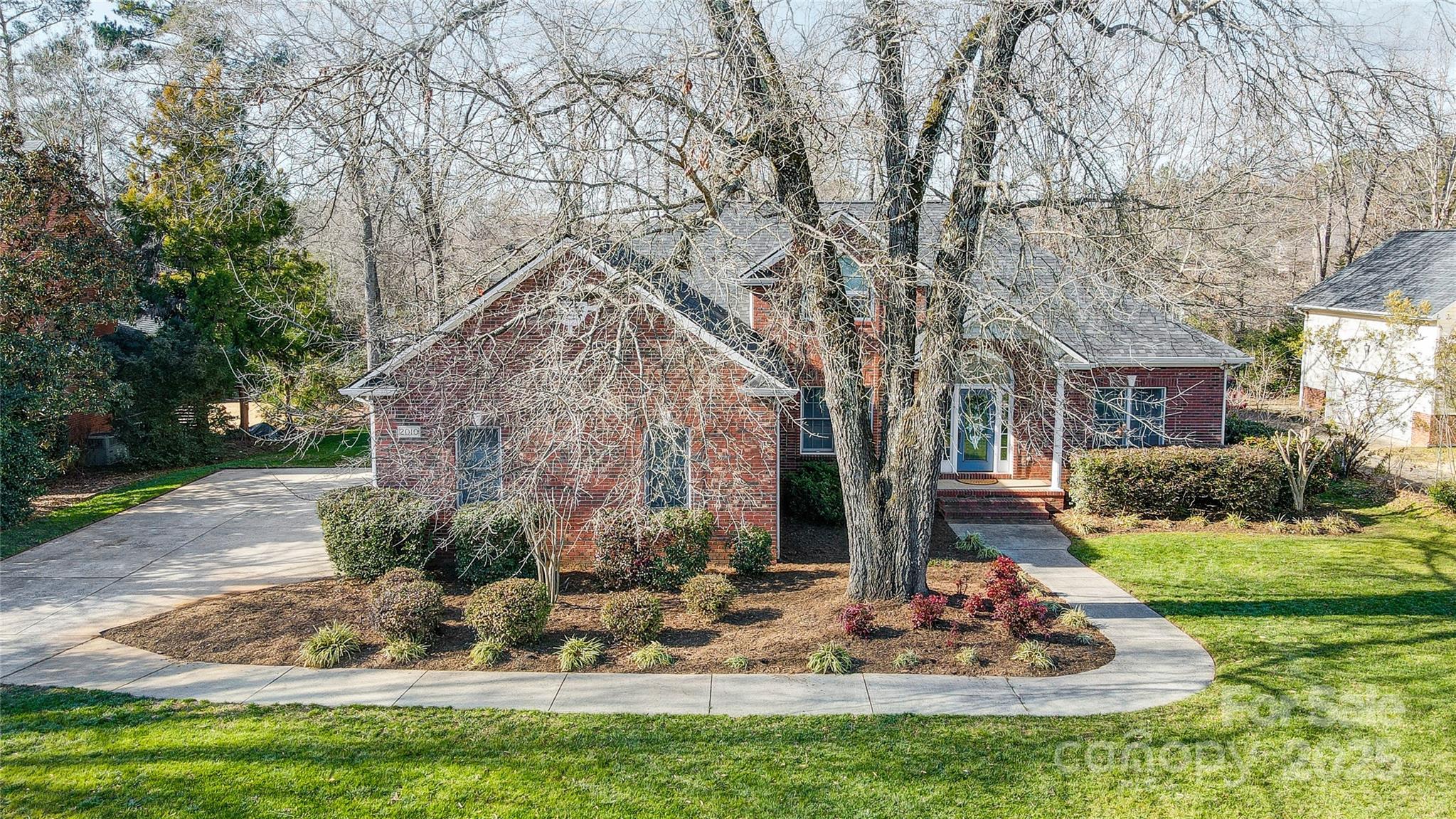 2010 Olde Oxford Court