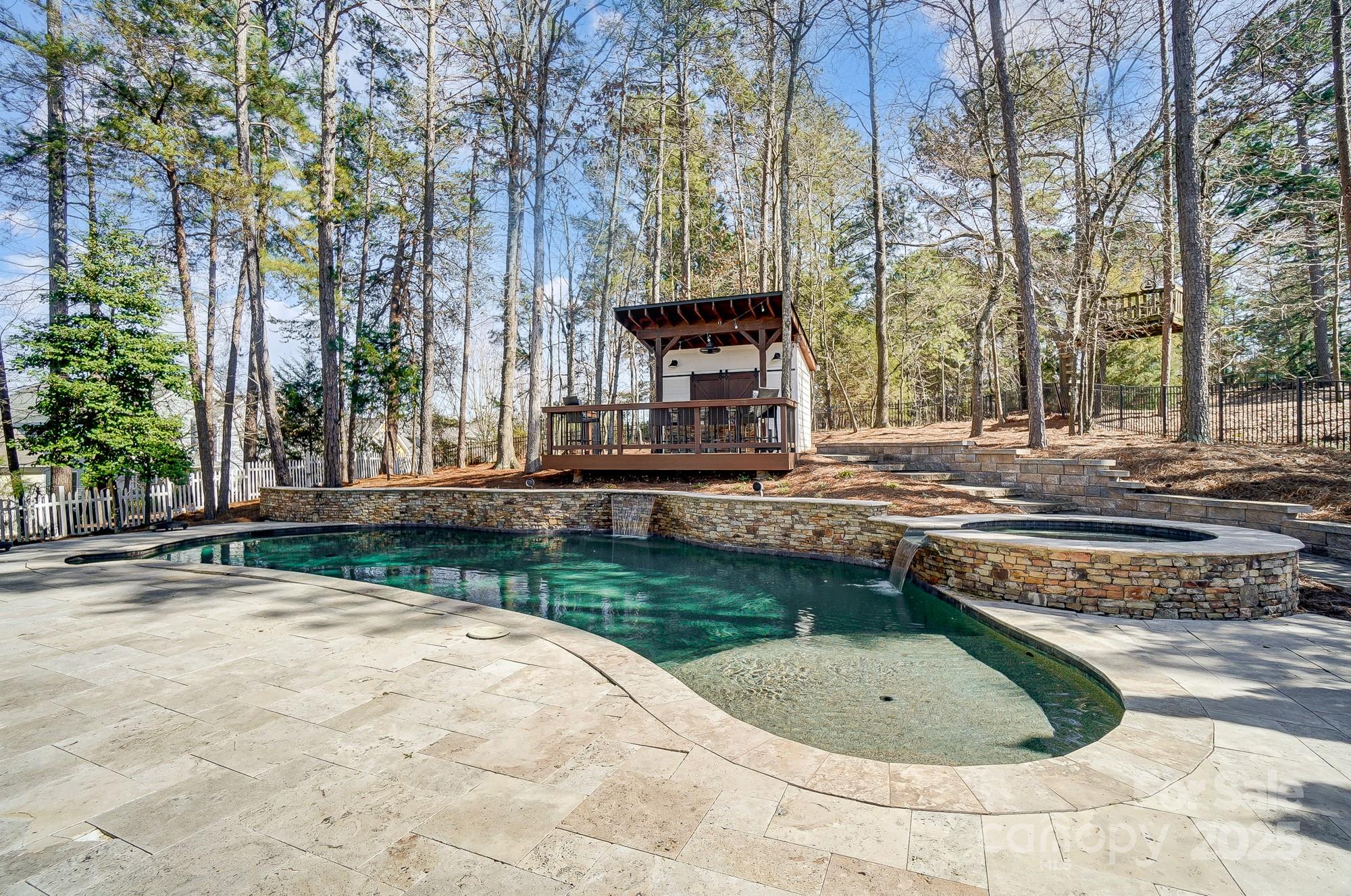 815 Stratford Run Drive
