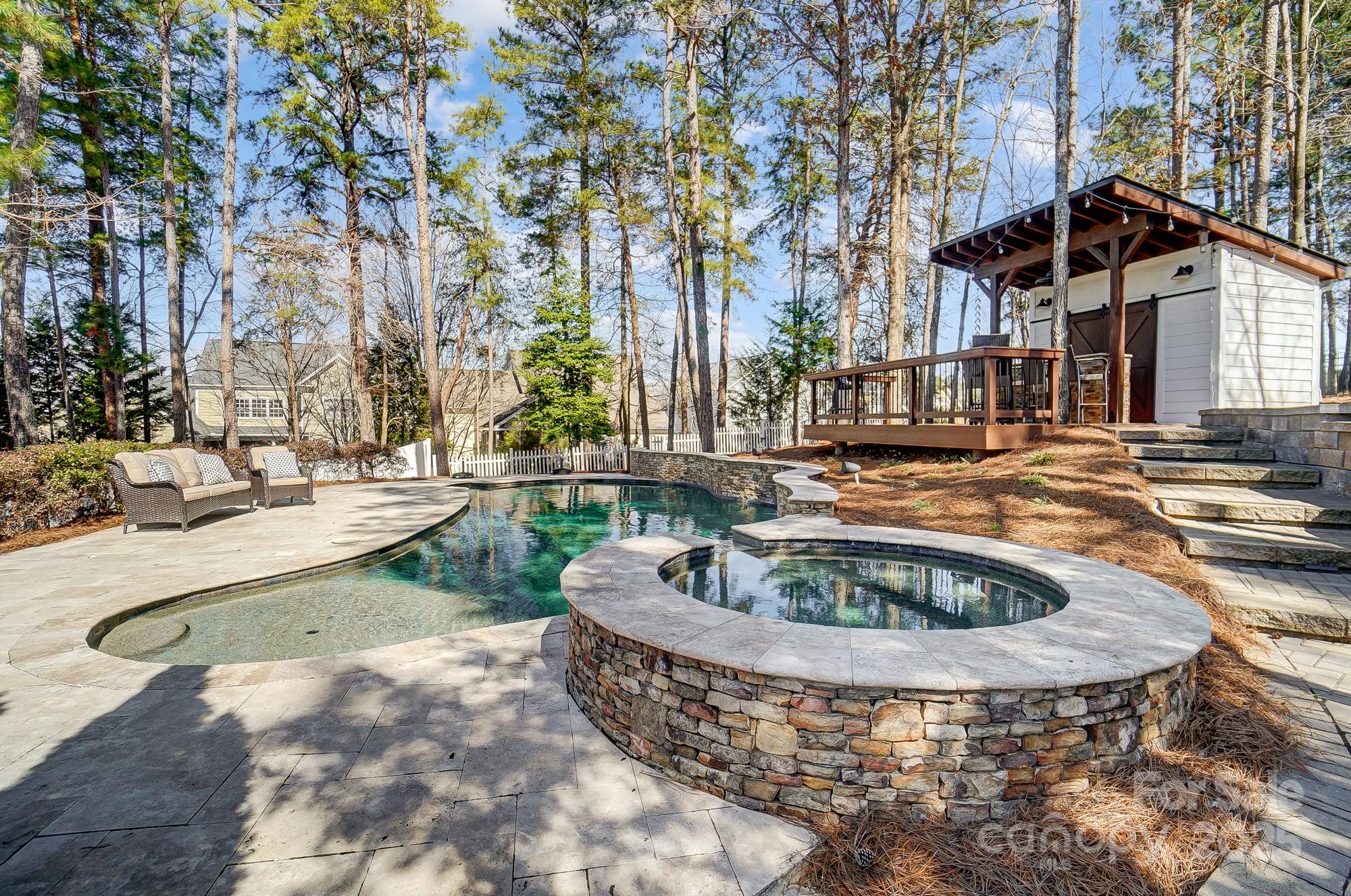 815 Stratford Run Drive