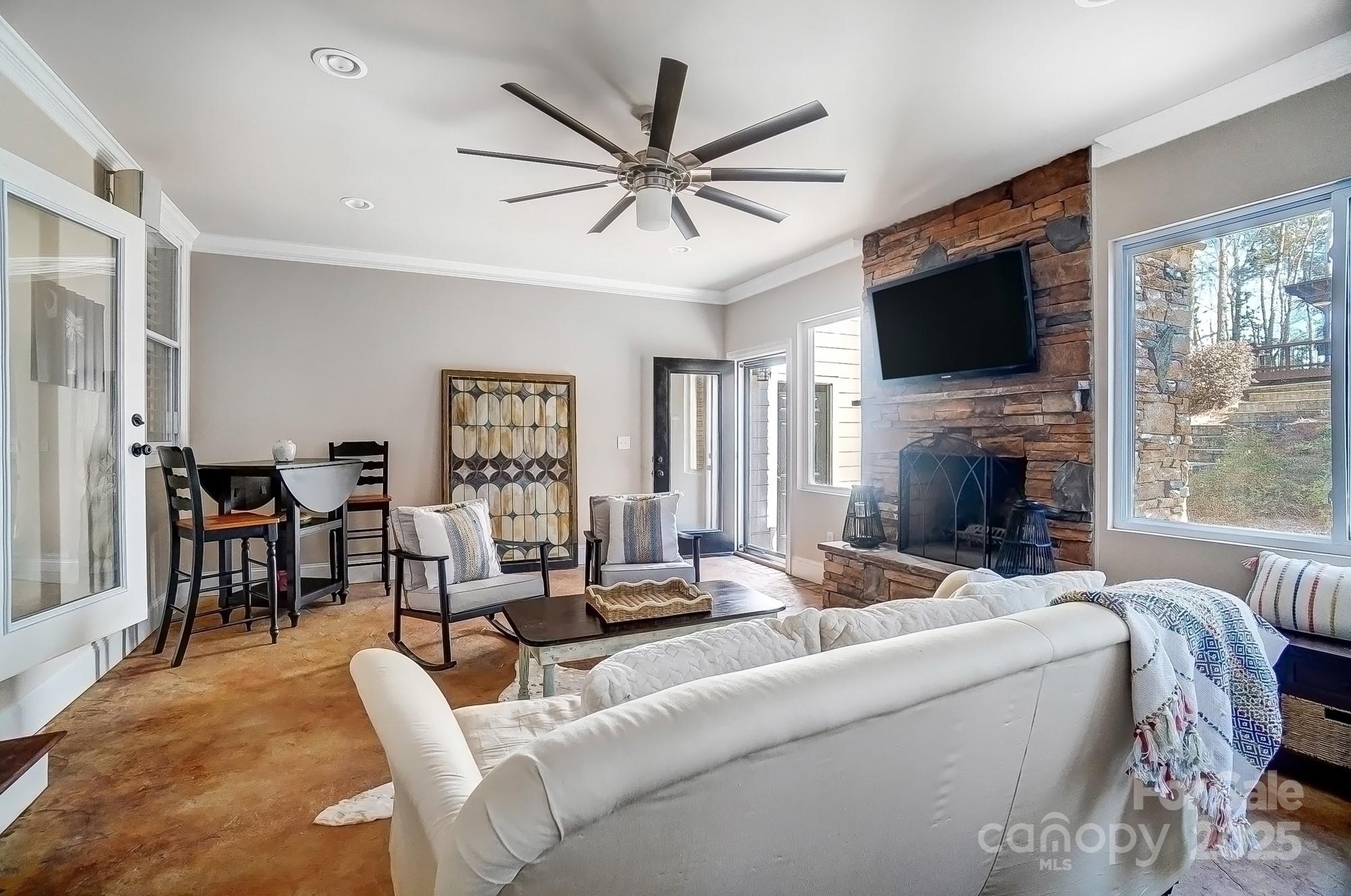 815 Stratford Run Drive