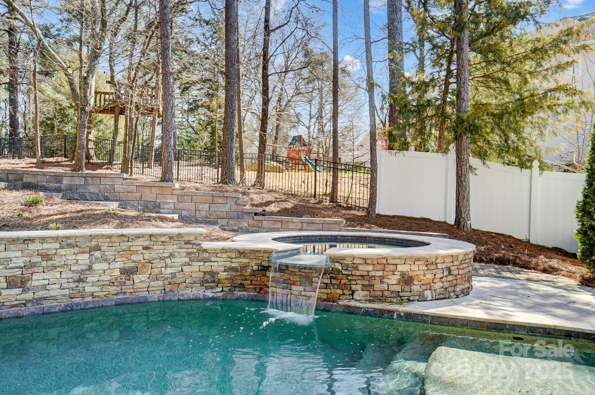815 Stratford Run Drive