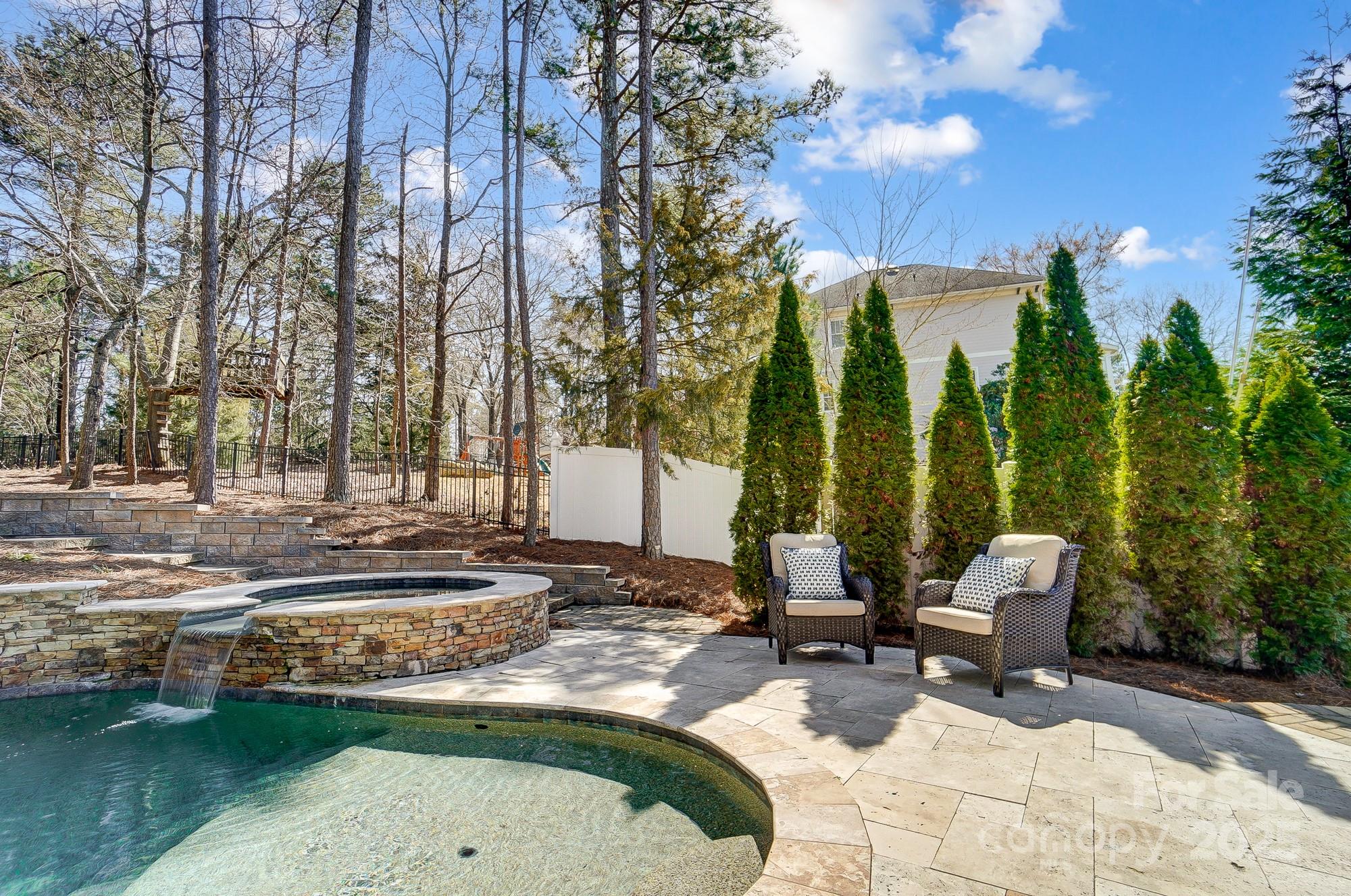 815 Stratford Run Drive