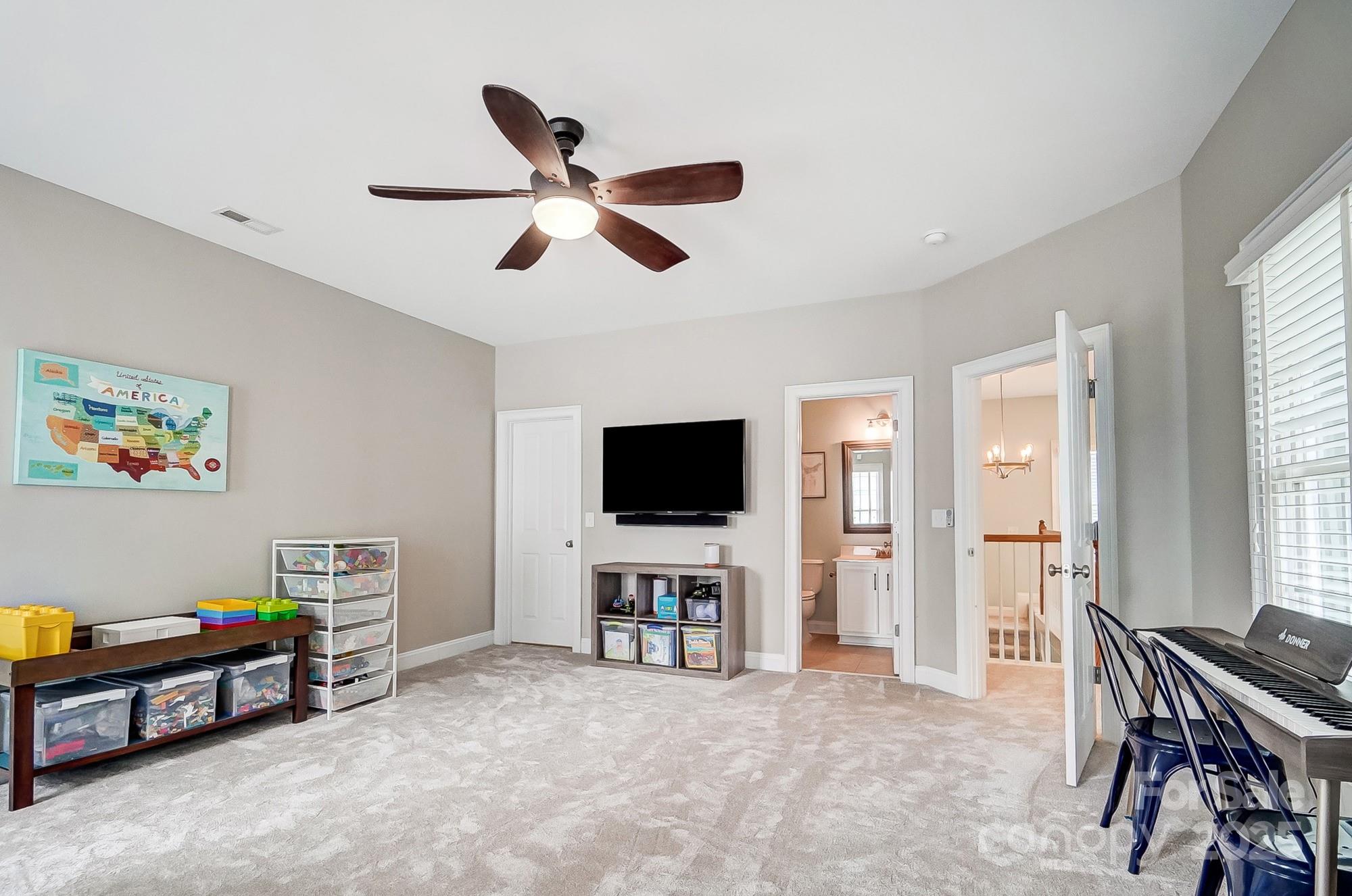 916 Tuckerton Drive