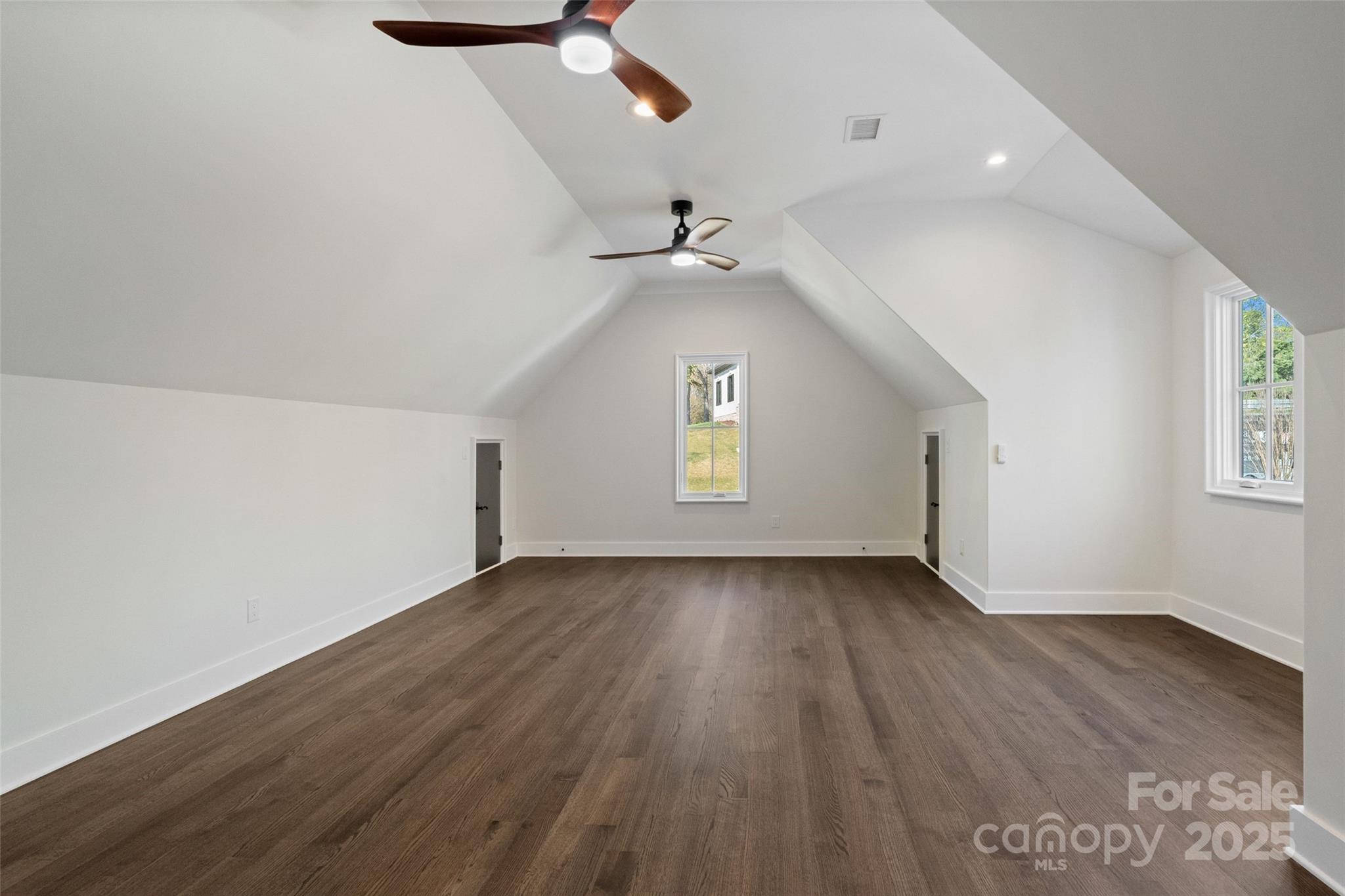 7116 Topsail Circle