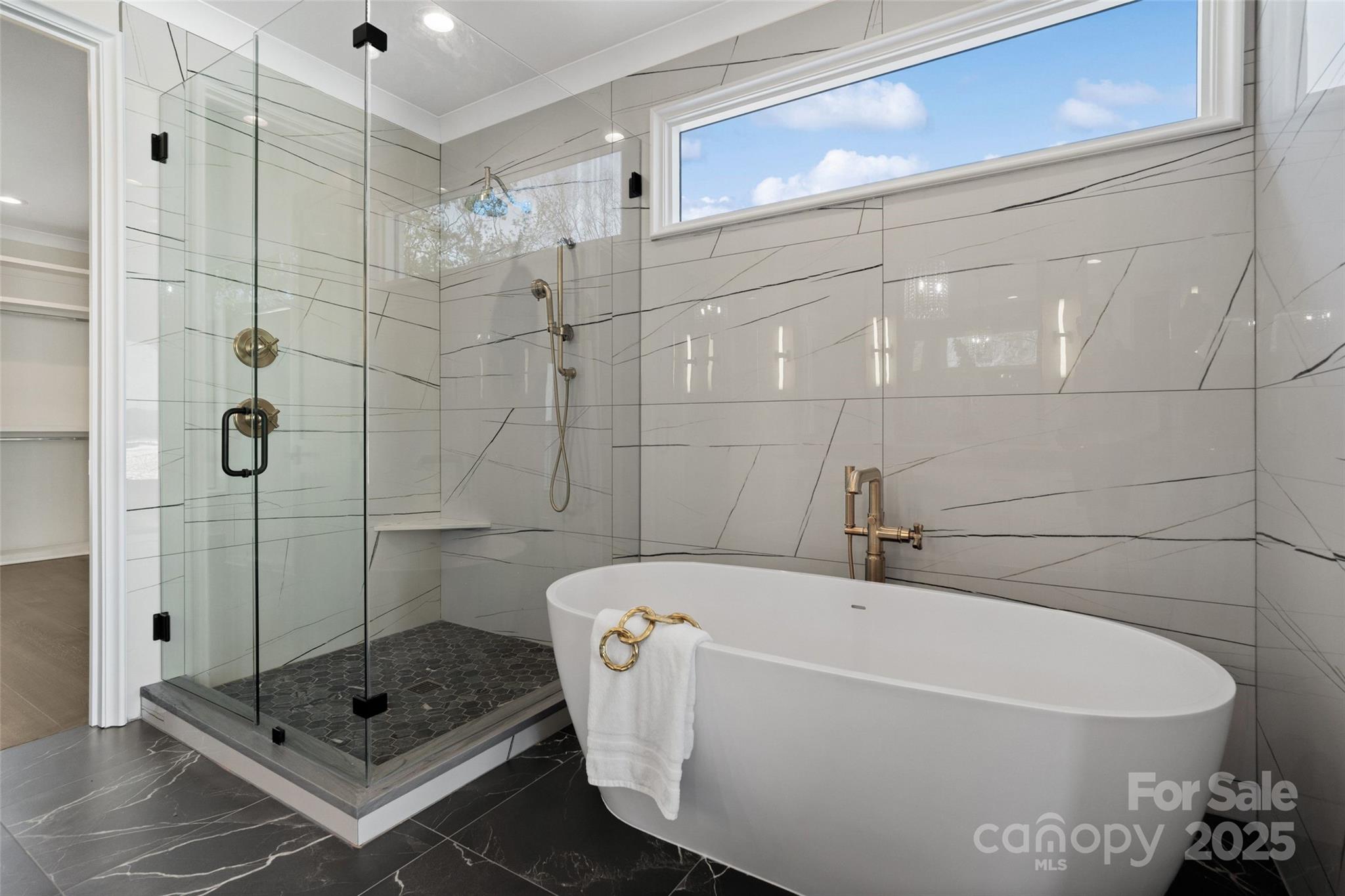 7116 Topsail Circle