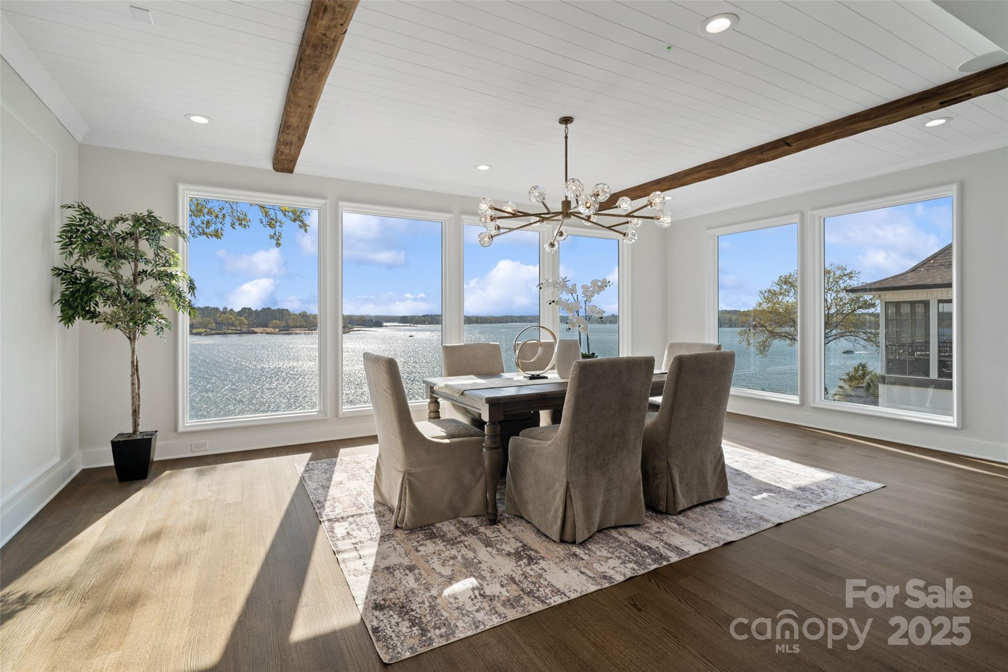 7116 Topsail Circle