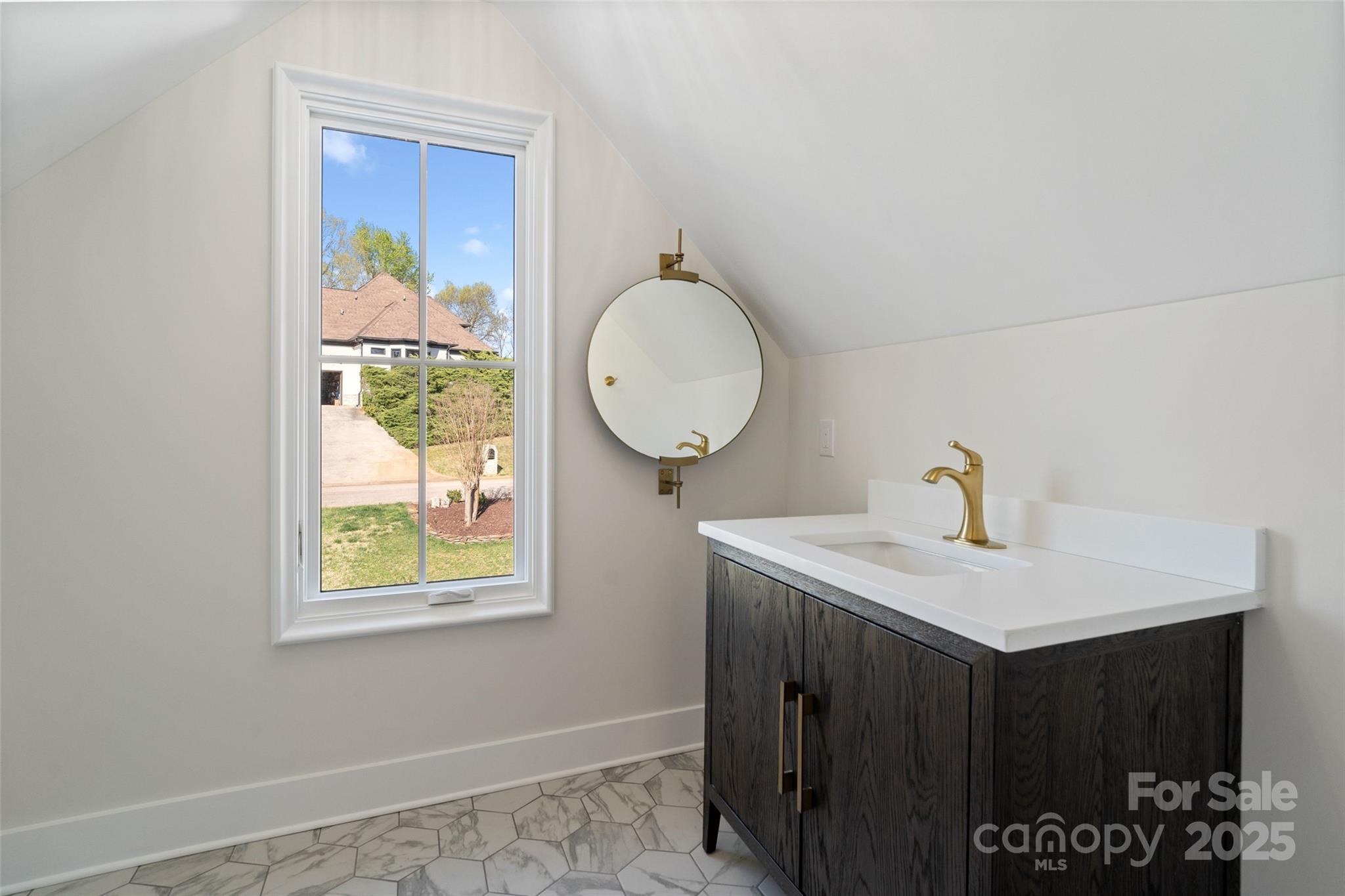 7116 Topsail Circle
