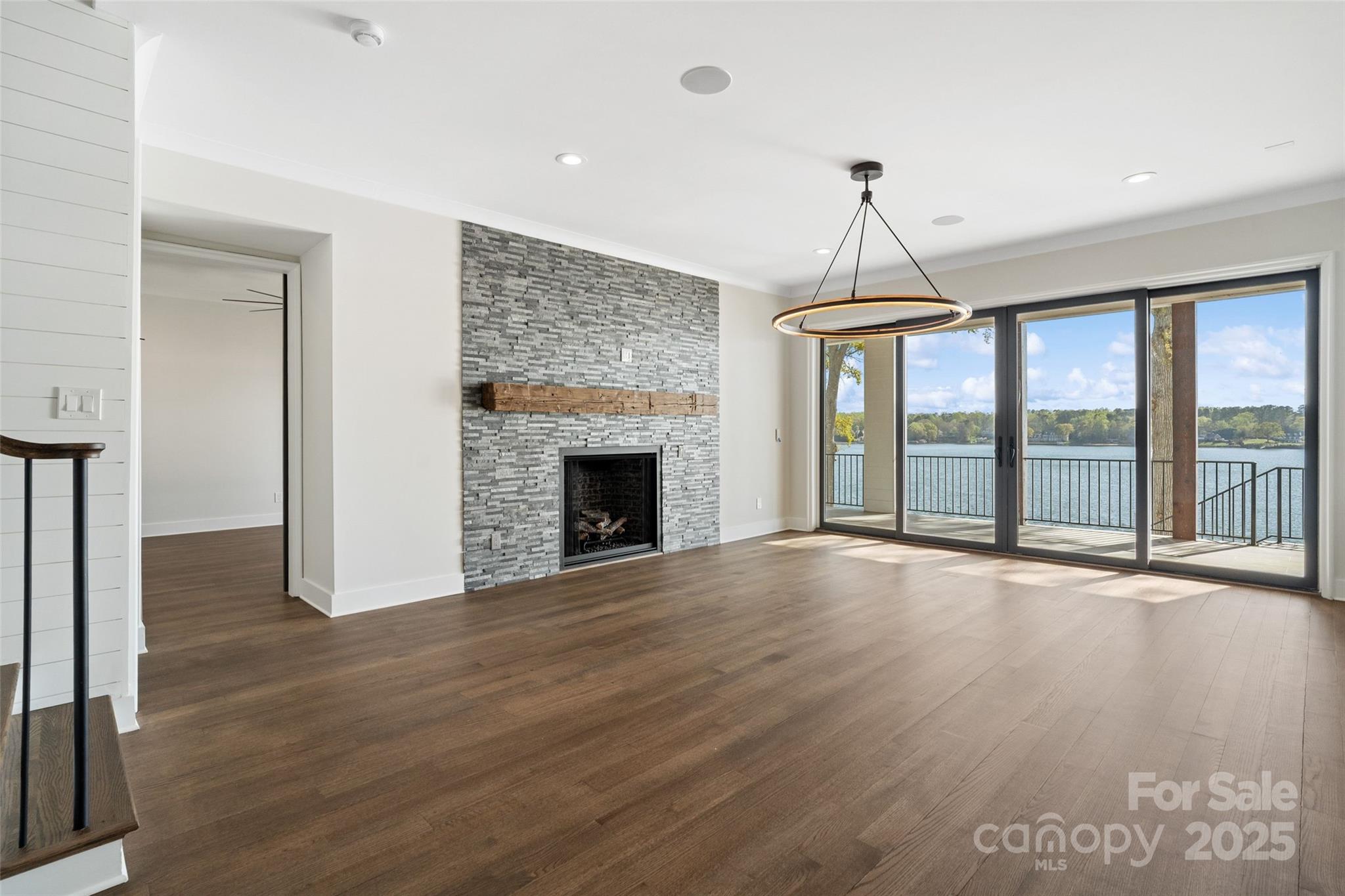7116 Topsail Circle