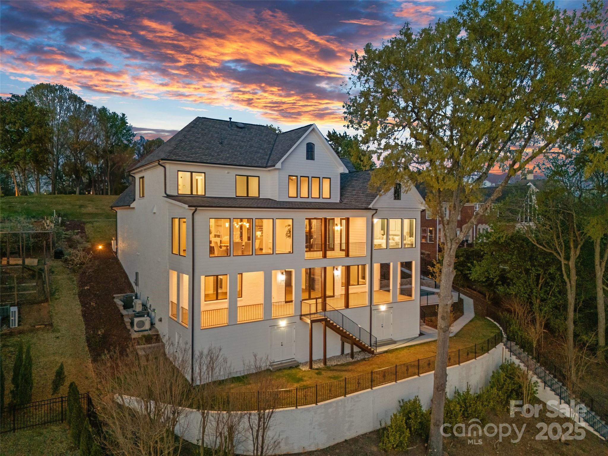 7116 Topsail Circle