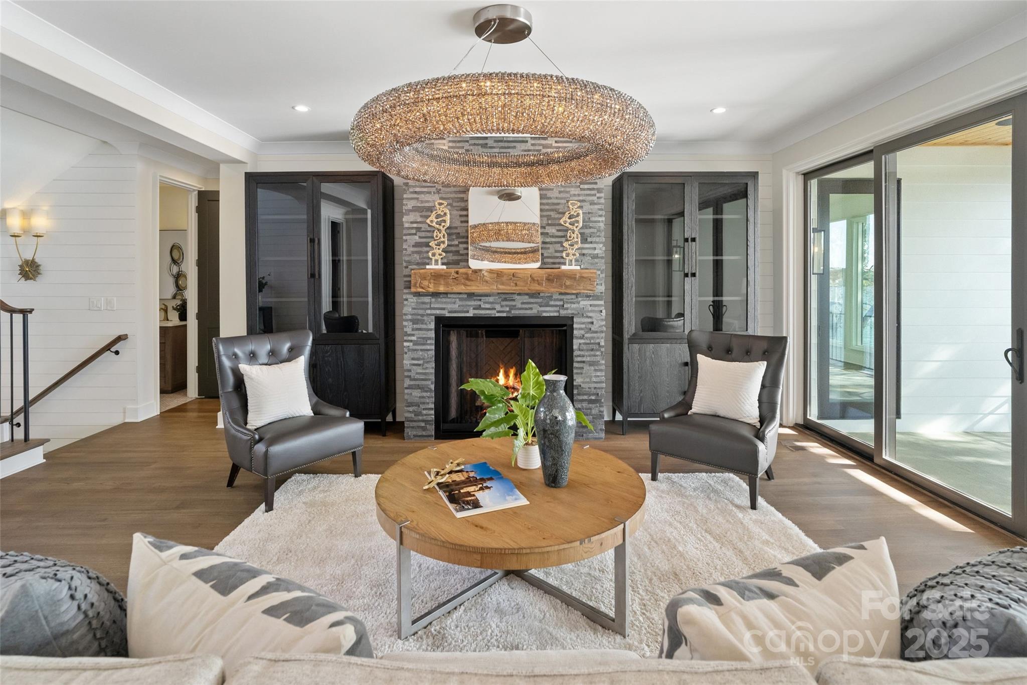 7116 Topsail Circle