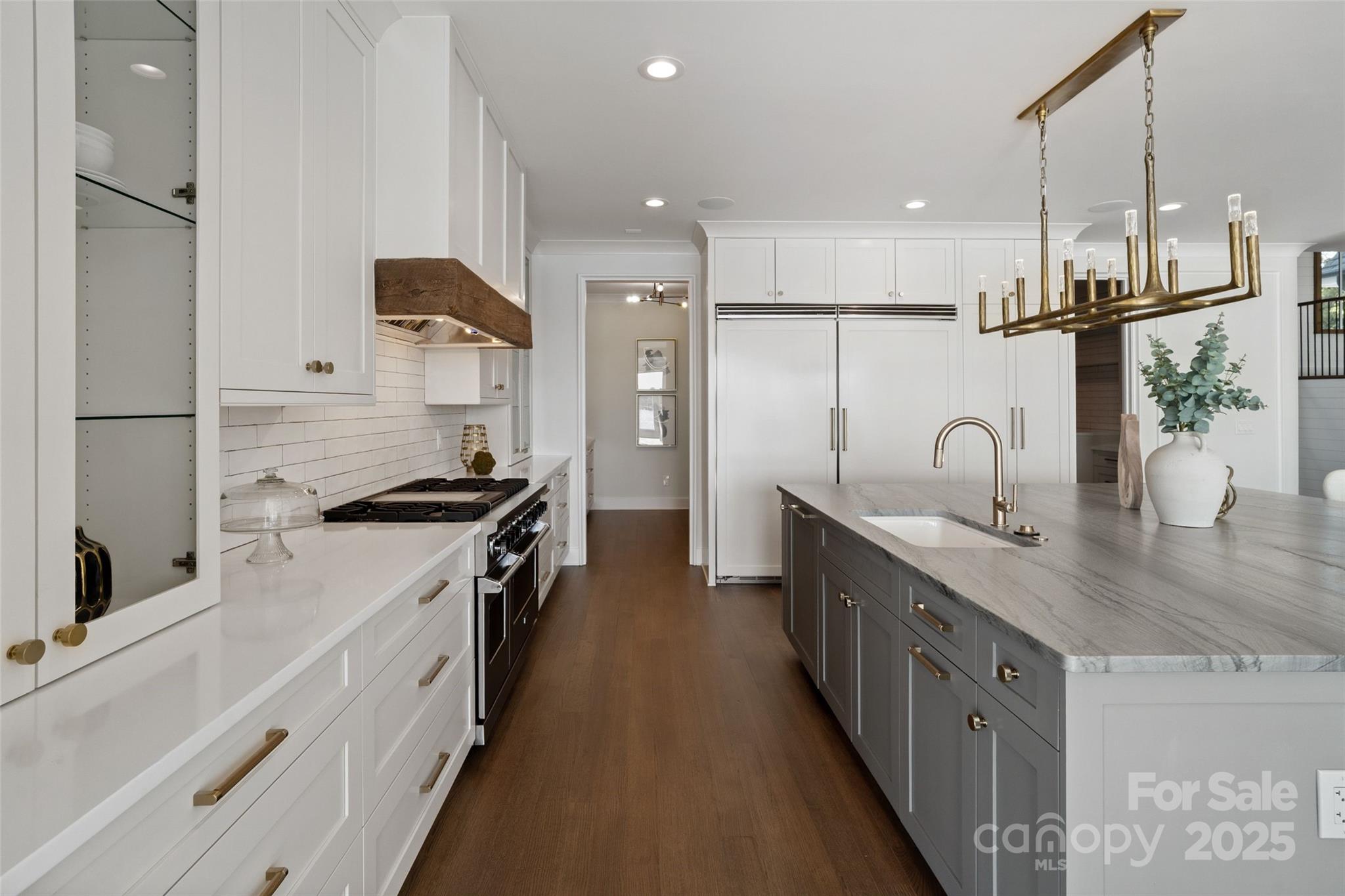 7116 Topsail Circle