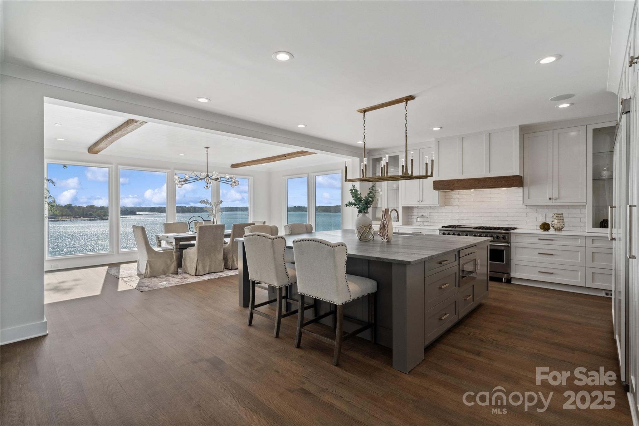 7116 Topsail Circle
