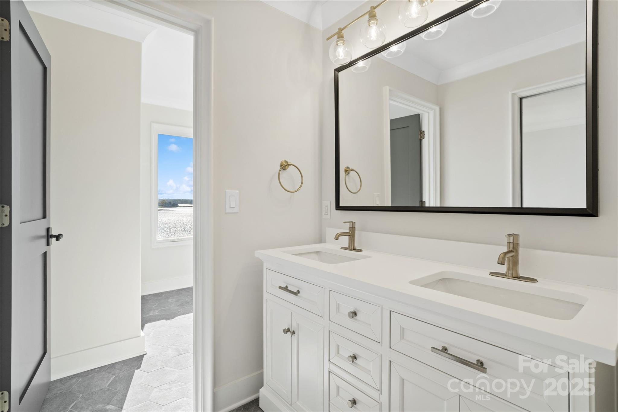 7116 Topsail Circle