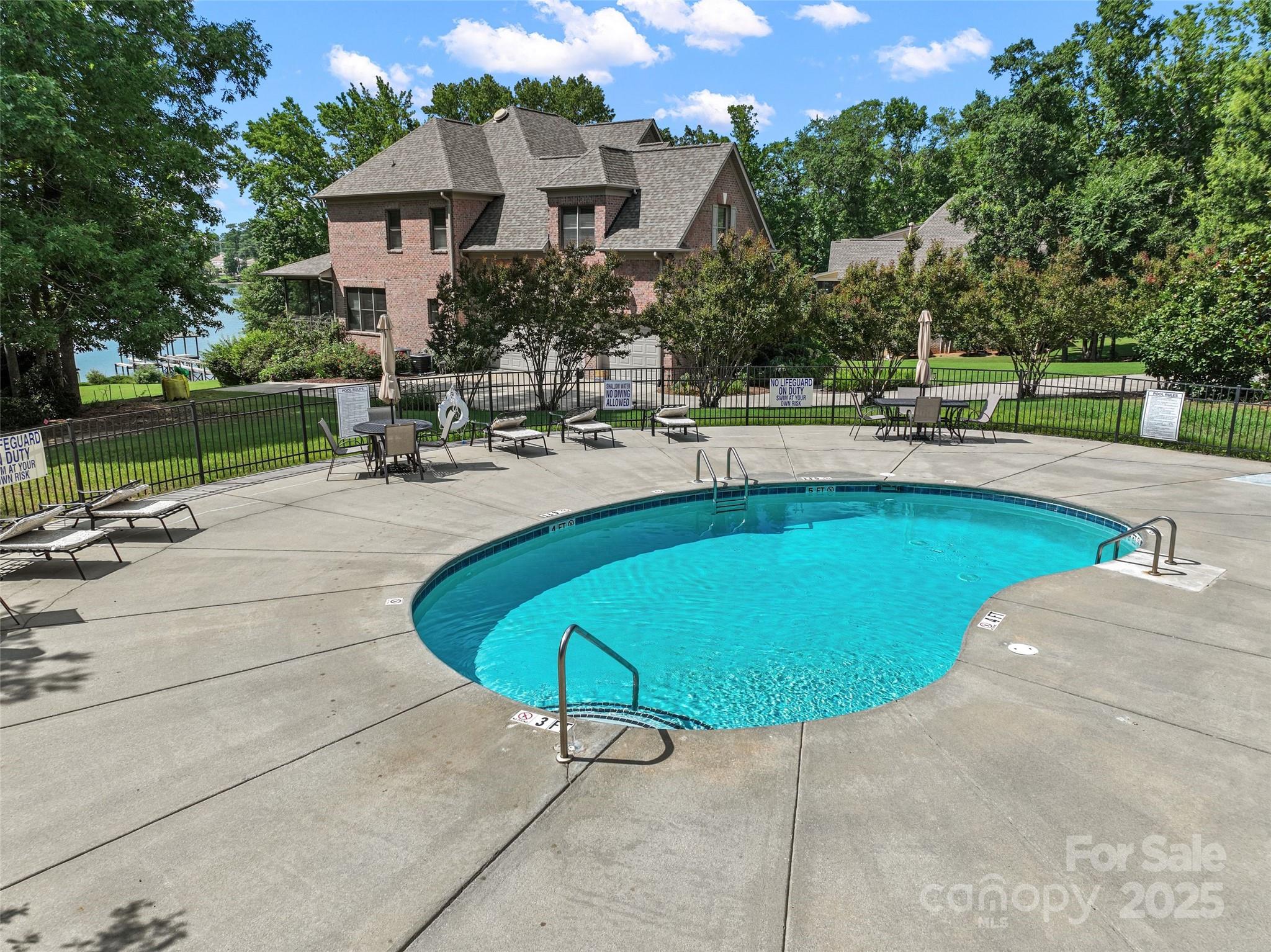 1381 Ridgewood Drive