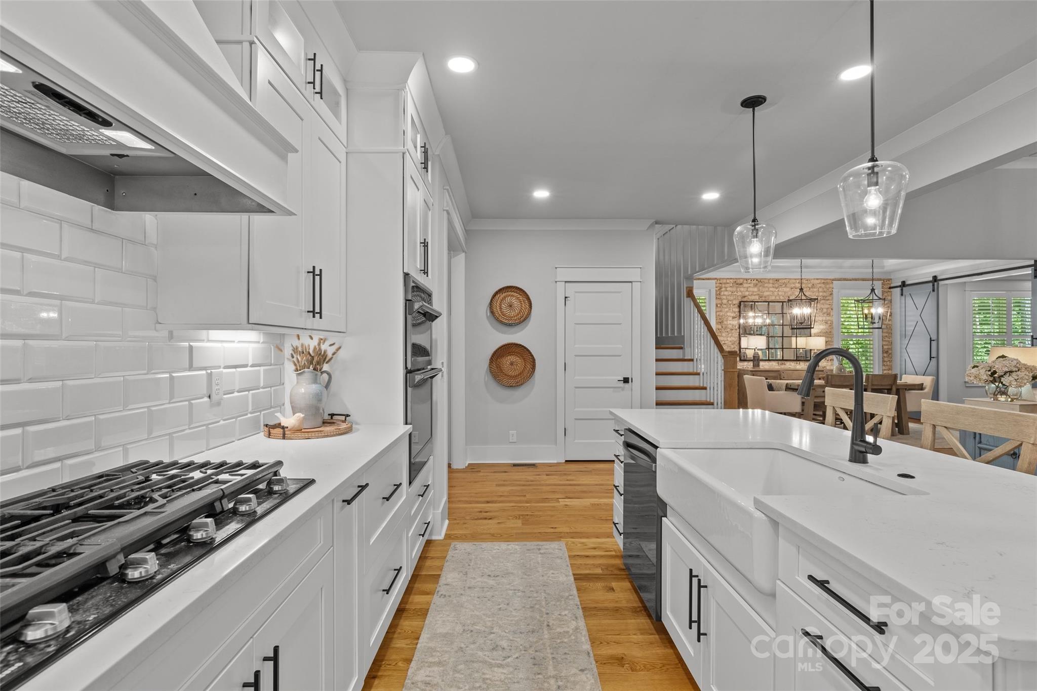 1381 Ridgewood Drive