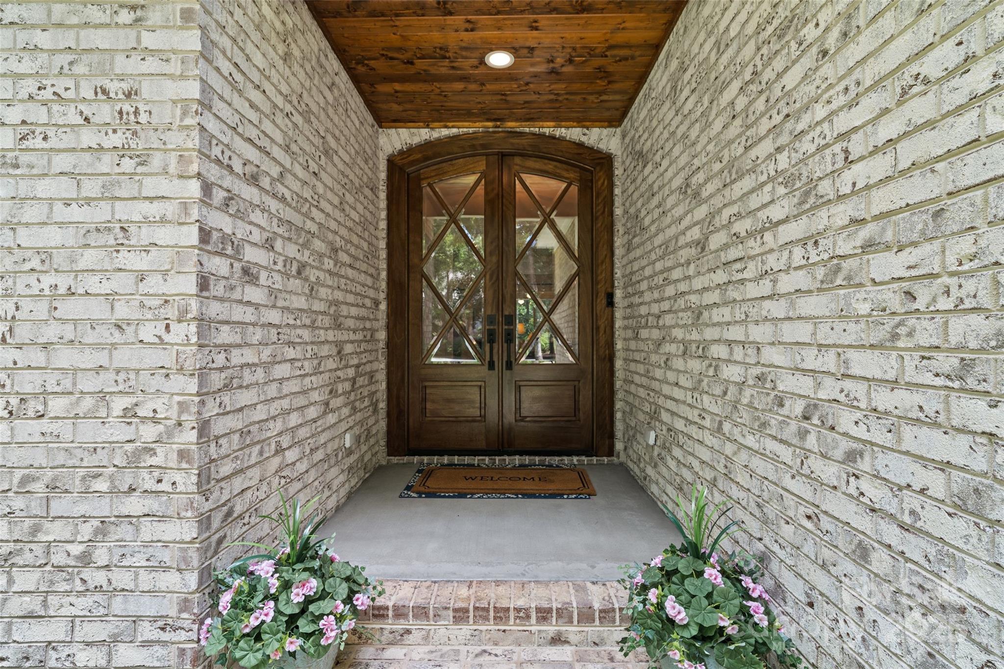 1381 Ridgewood Drive