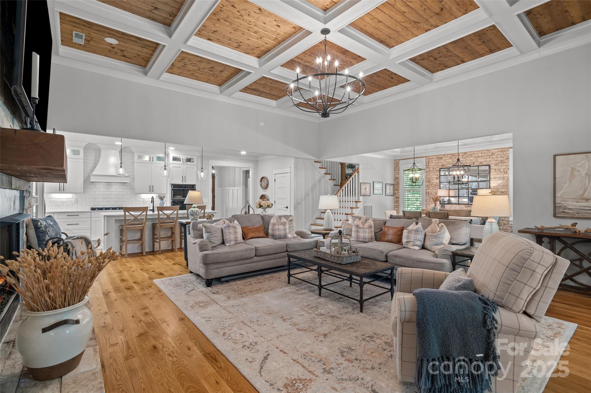 1381 Ridgewood Drive