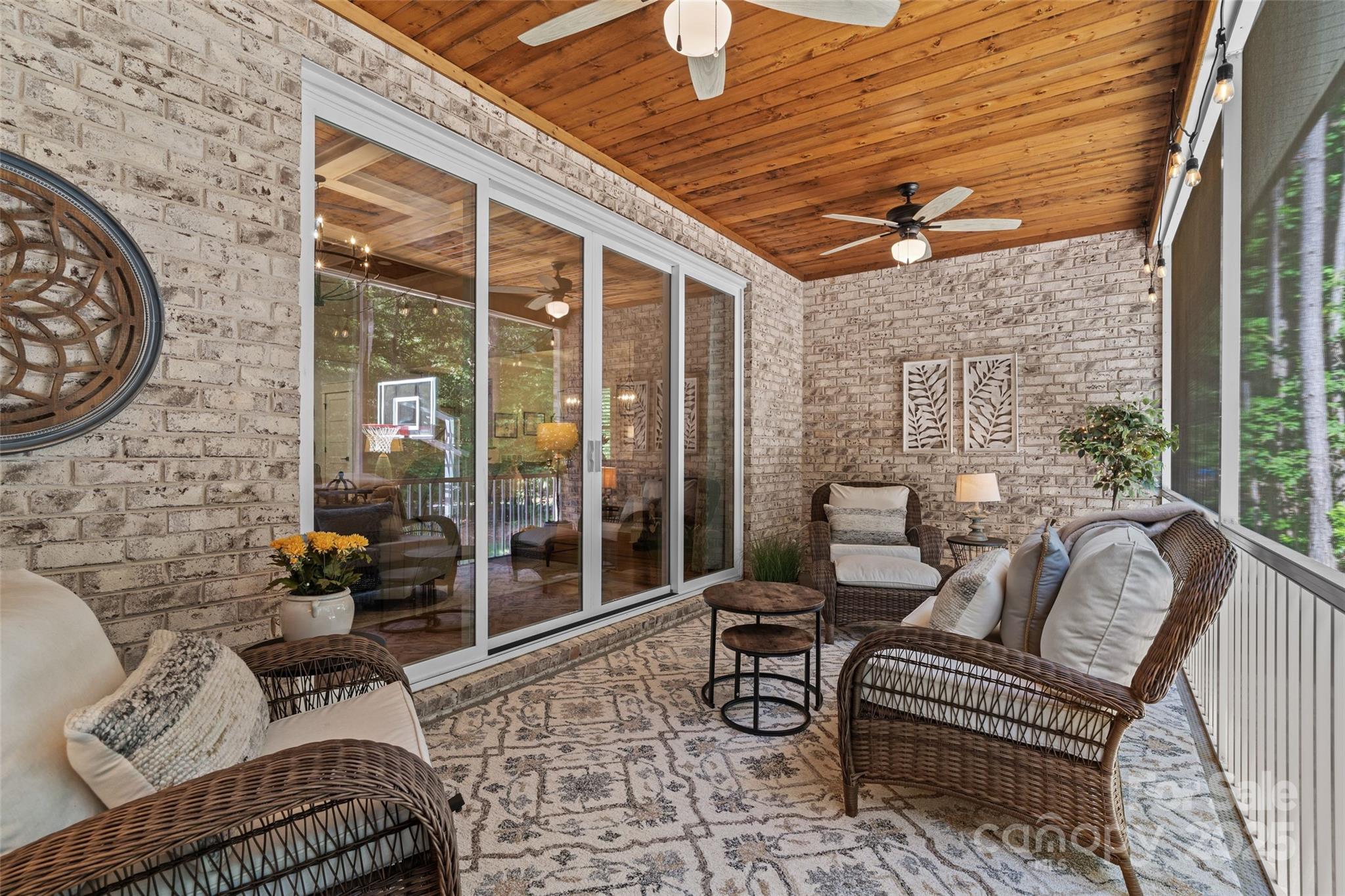 1381 Ridgewood Drive