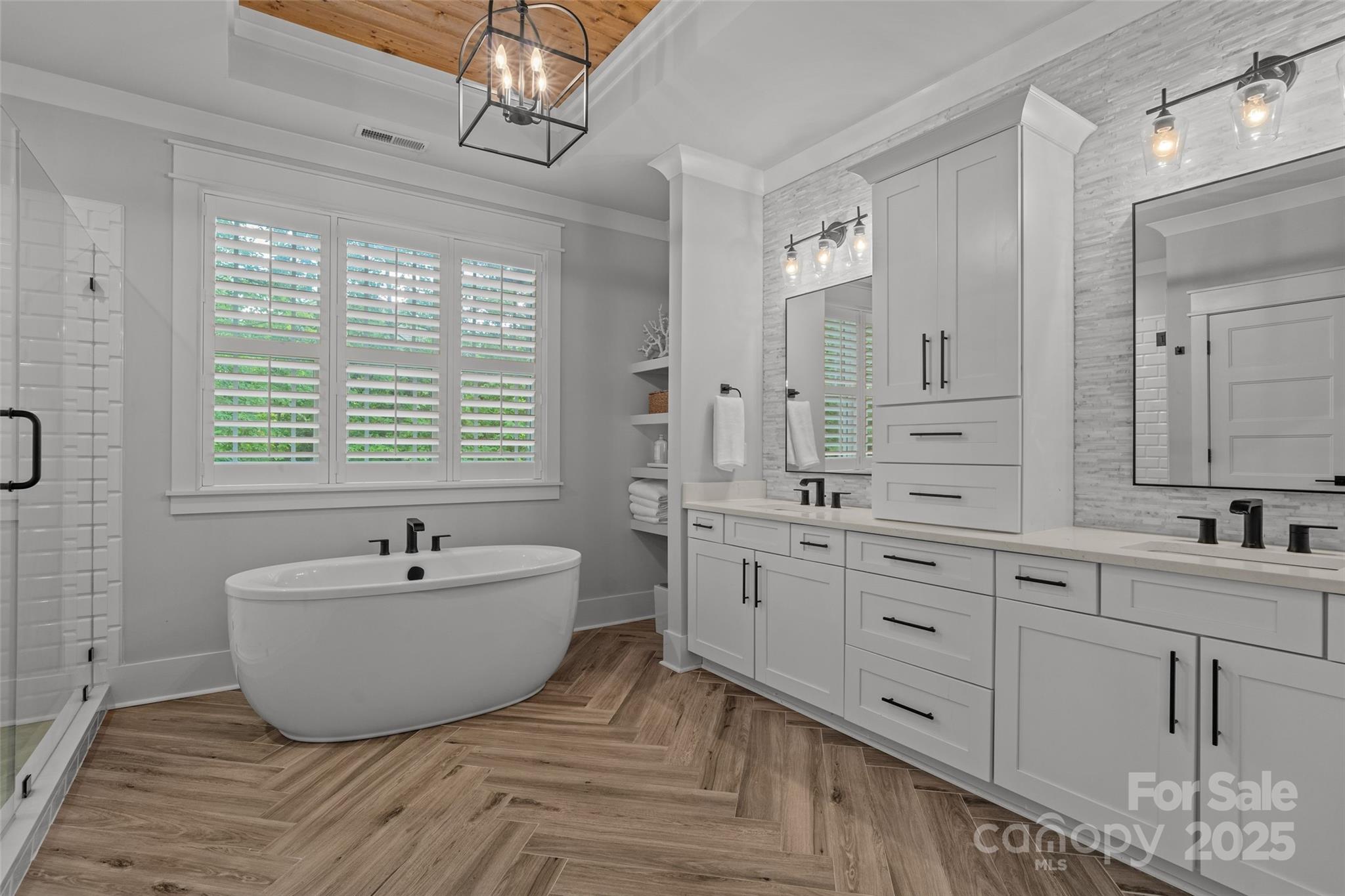 1381 Ridgewood Drive