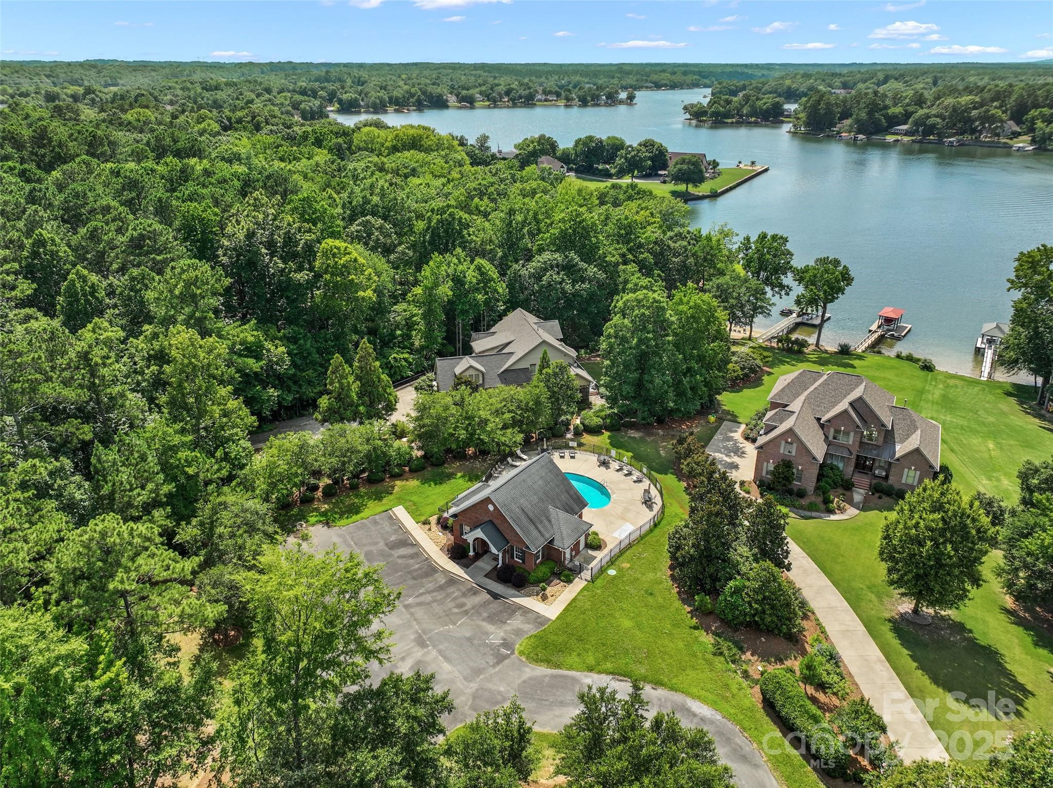 1381 Ridgewood Drive