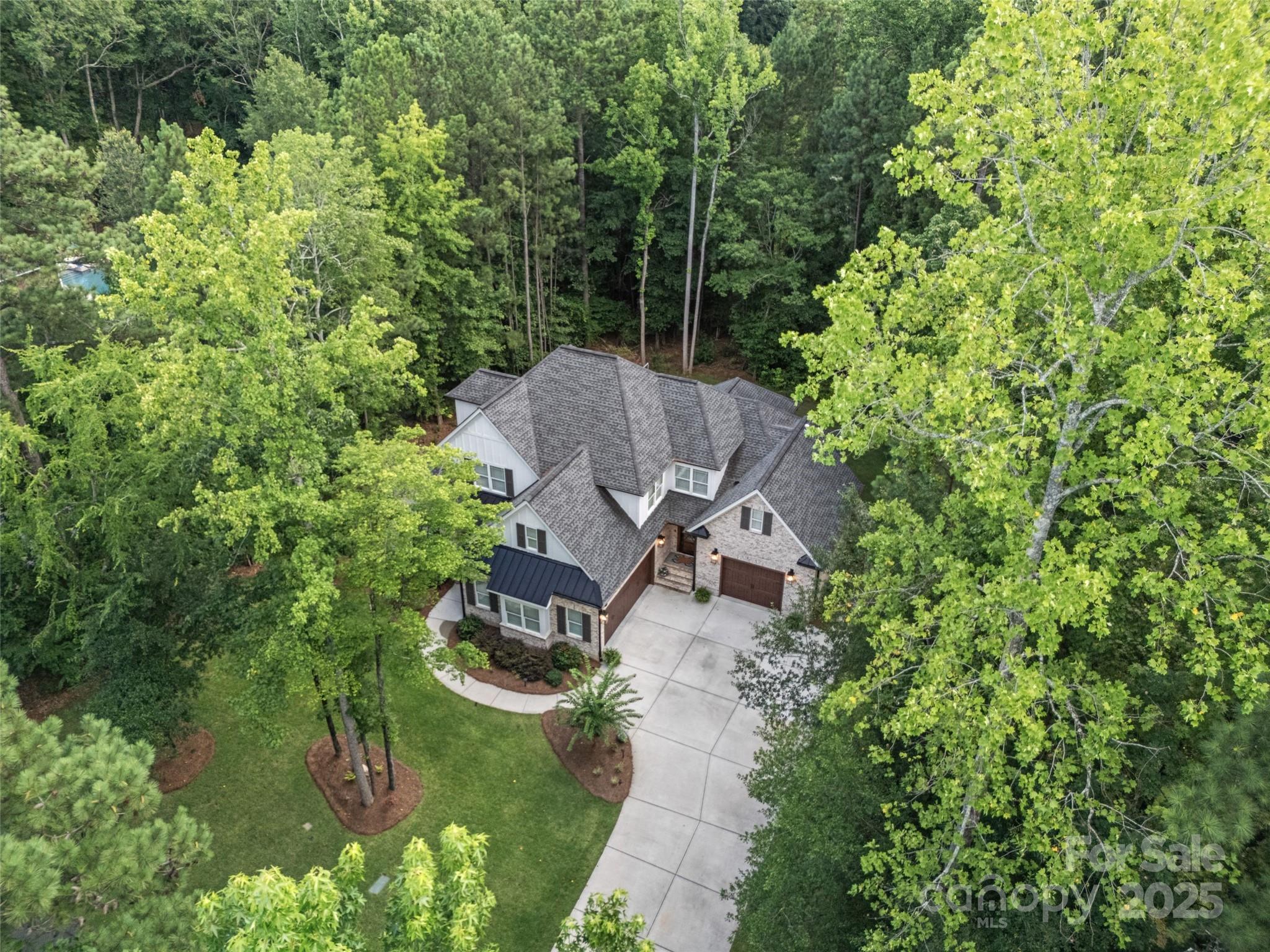 1381 Ridgewood Drive