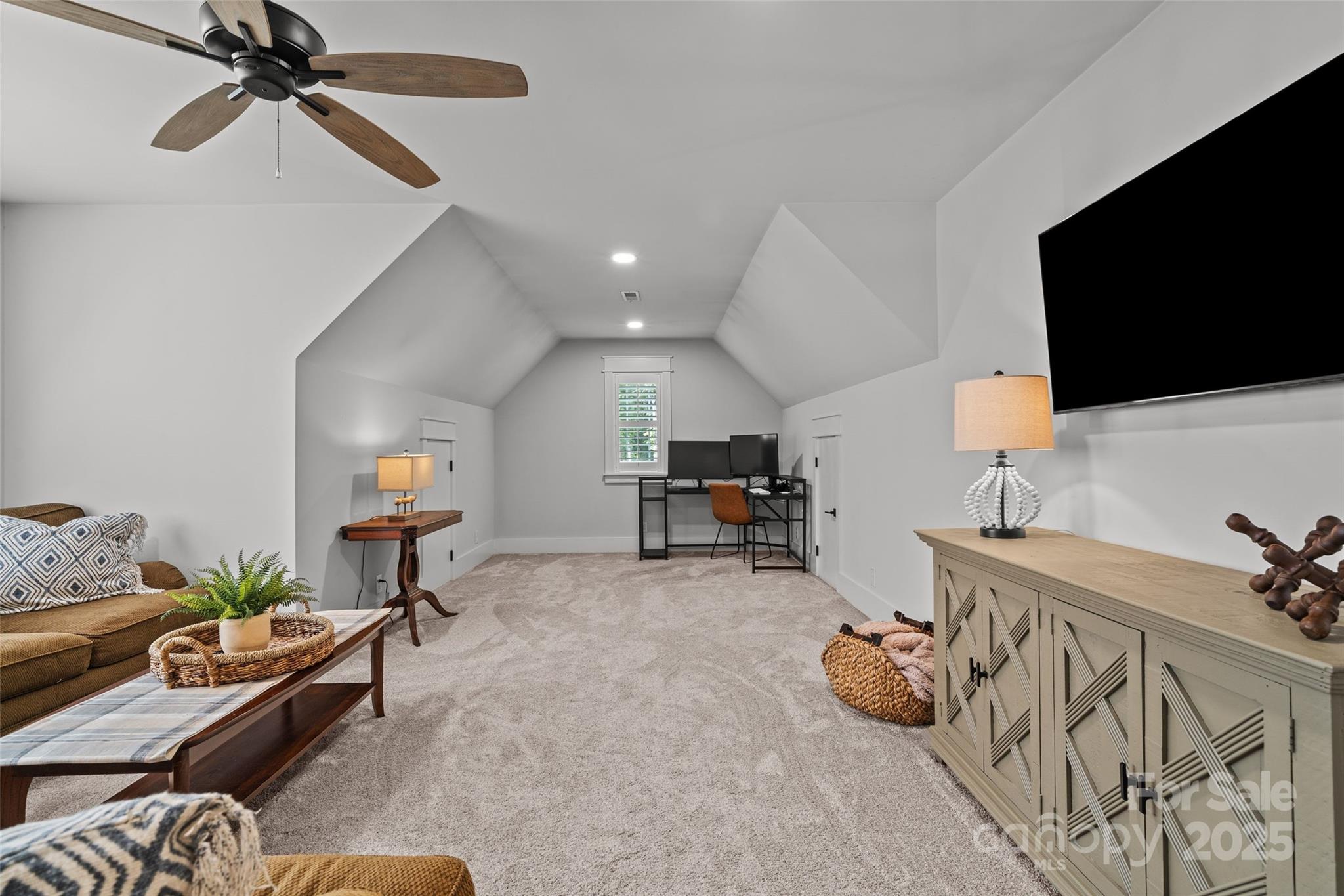 1381 Ridgewood Drive