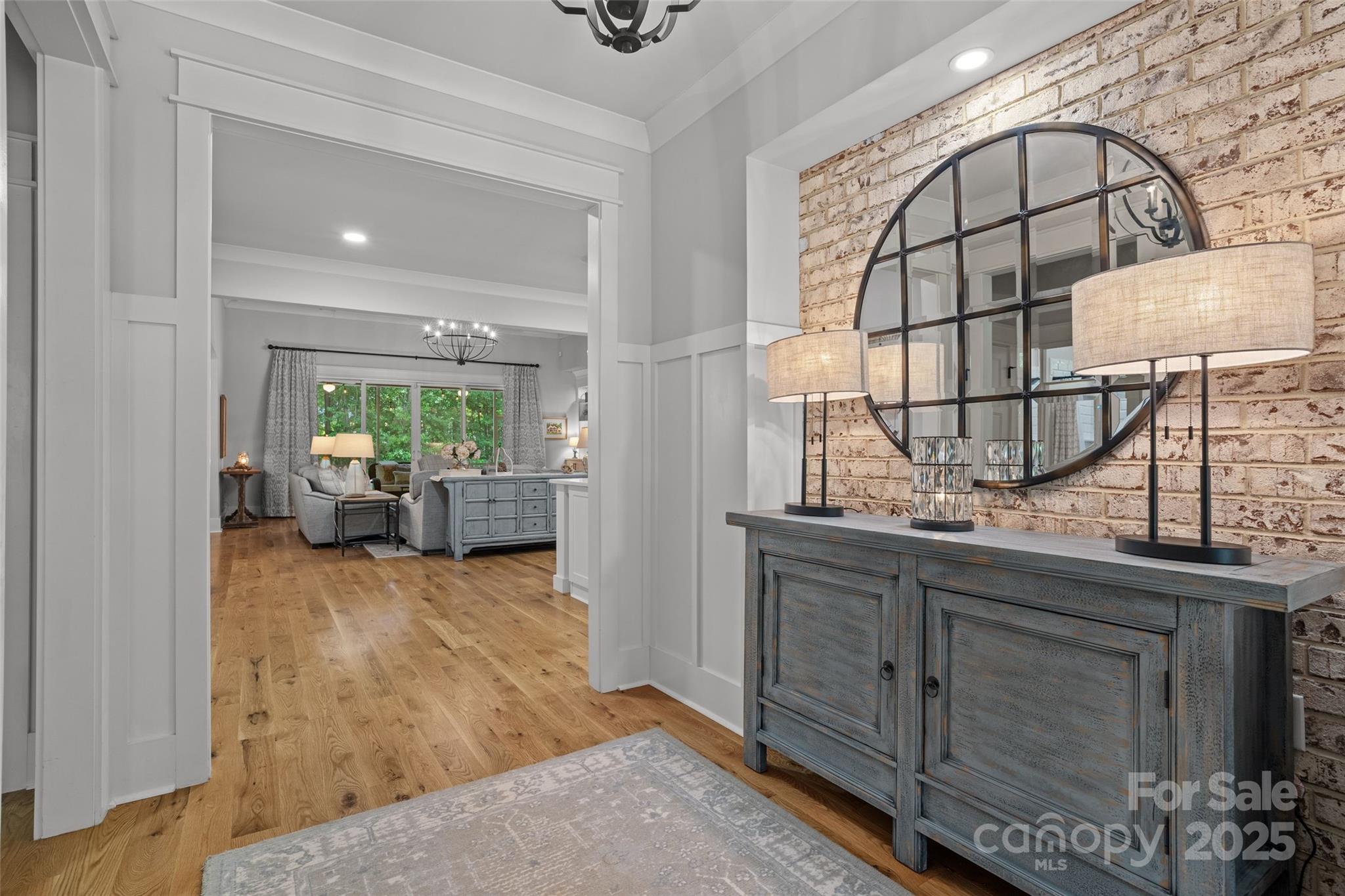 1381 Ridgewood Drive