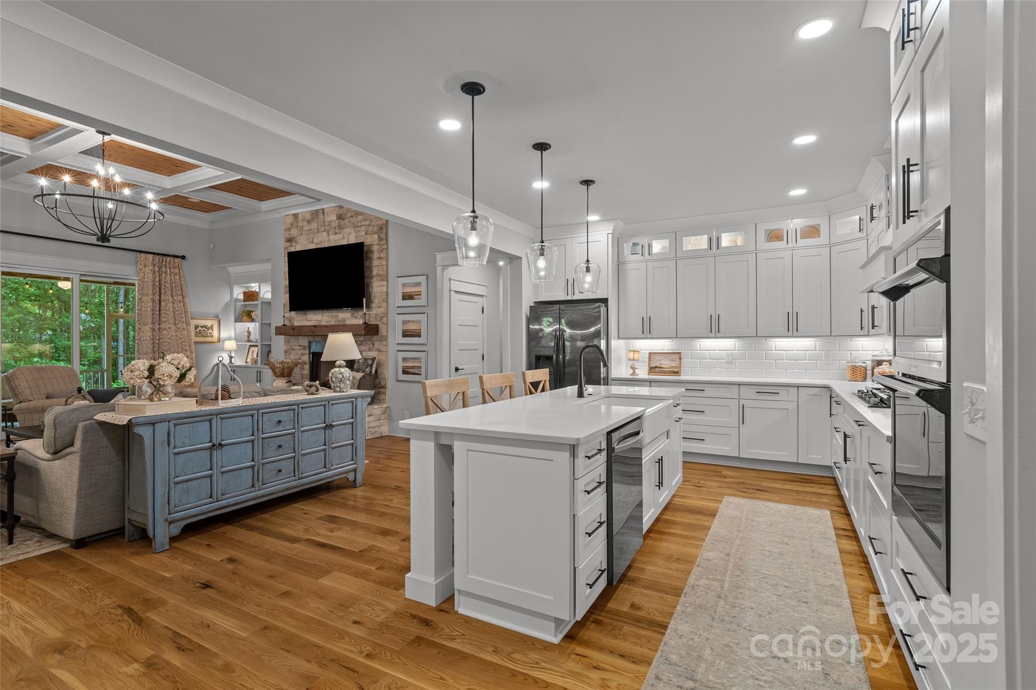 1381 Ridgewood Drive