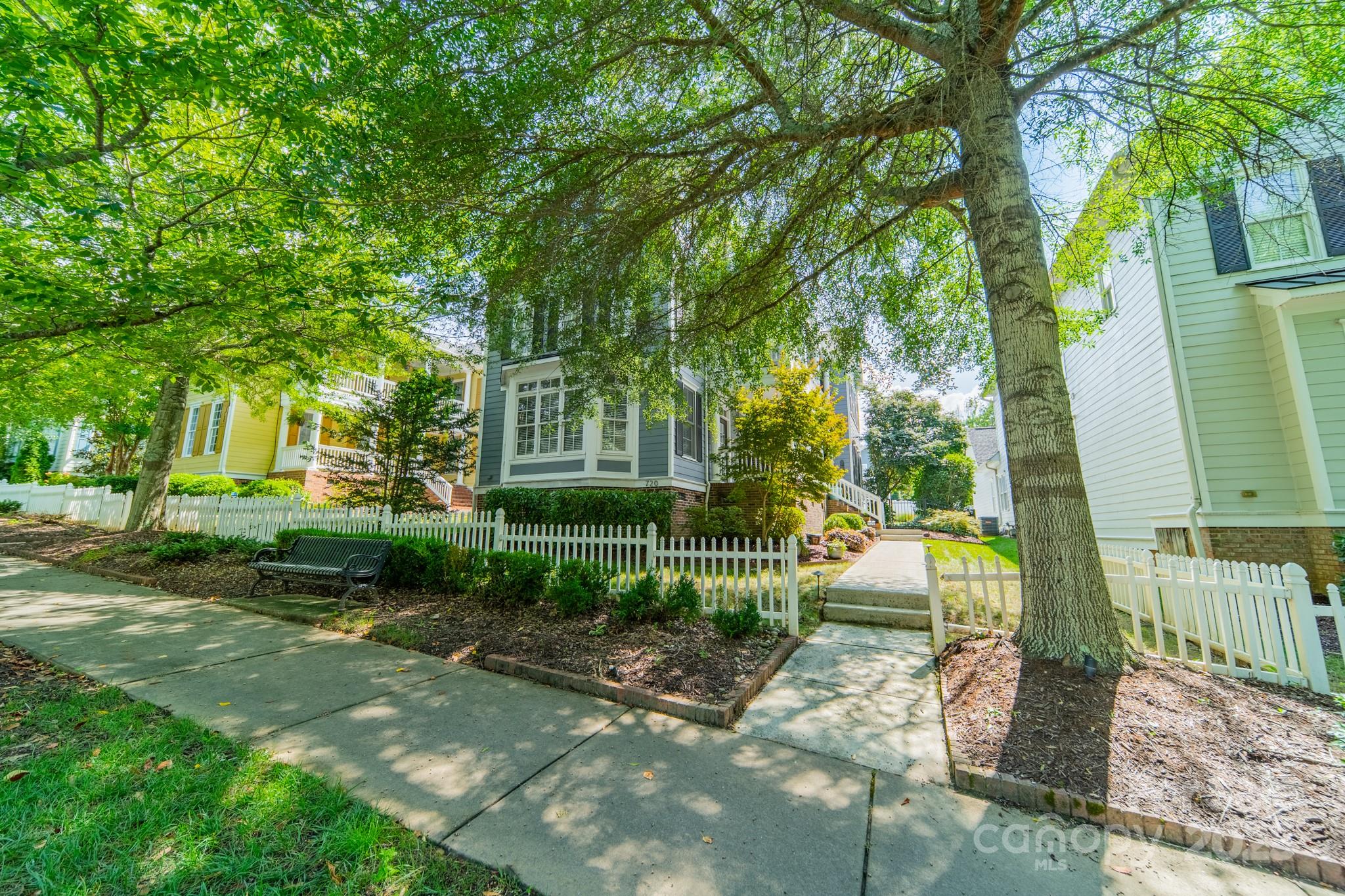 720 Shady Grove Crossing