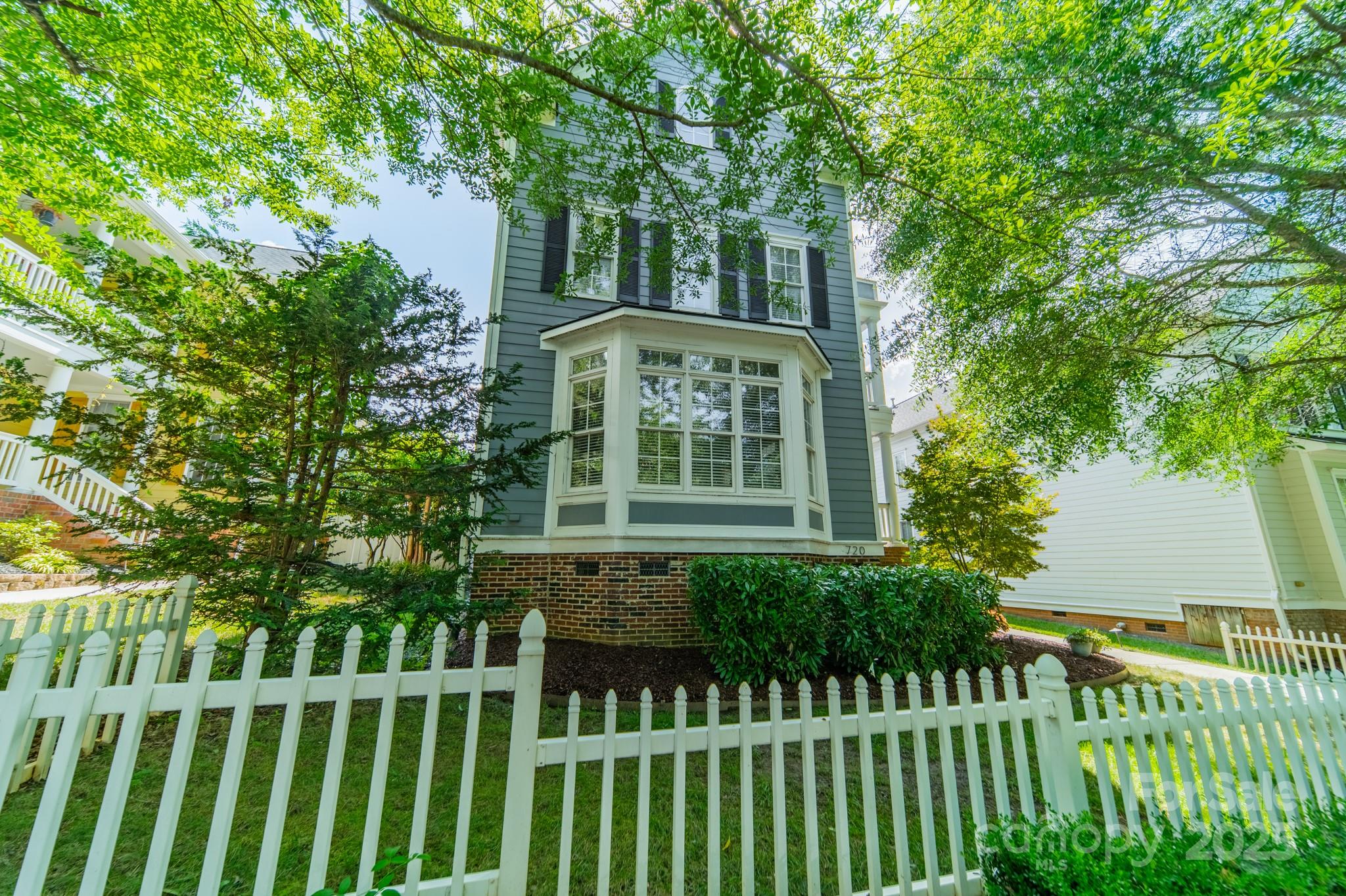 720 Shady Grove Crossing