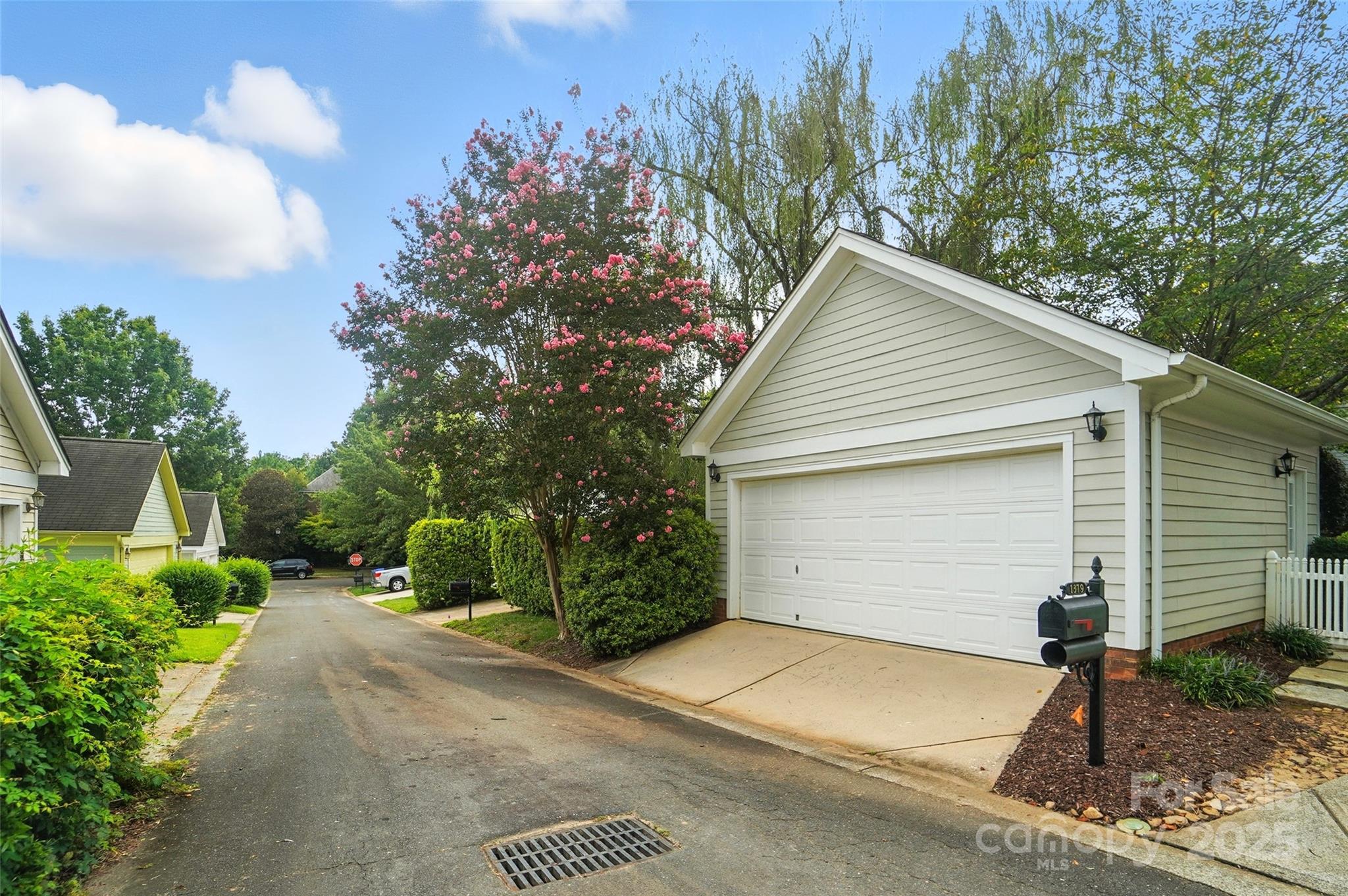 1379 Barnett Woods