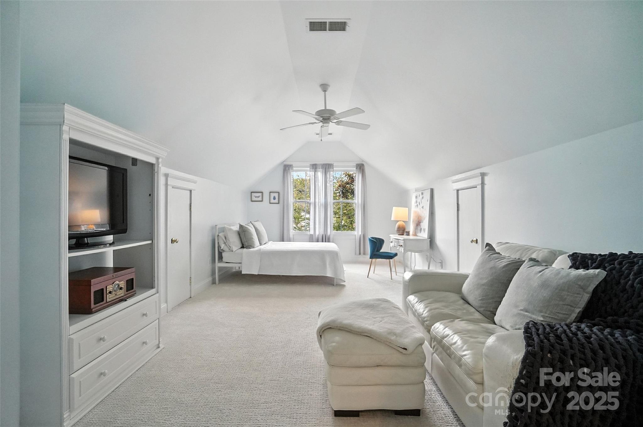 1379 Barnett Woods