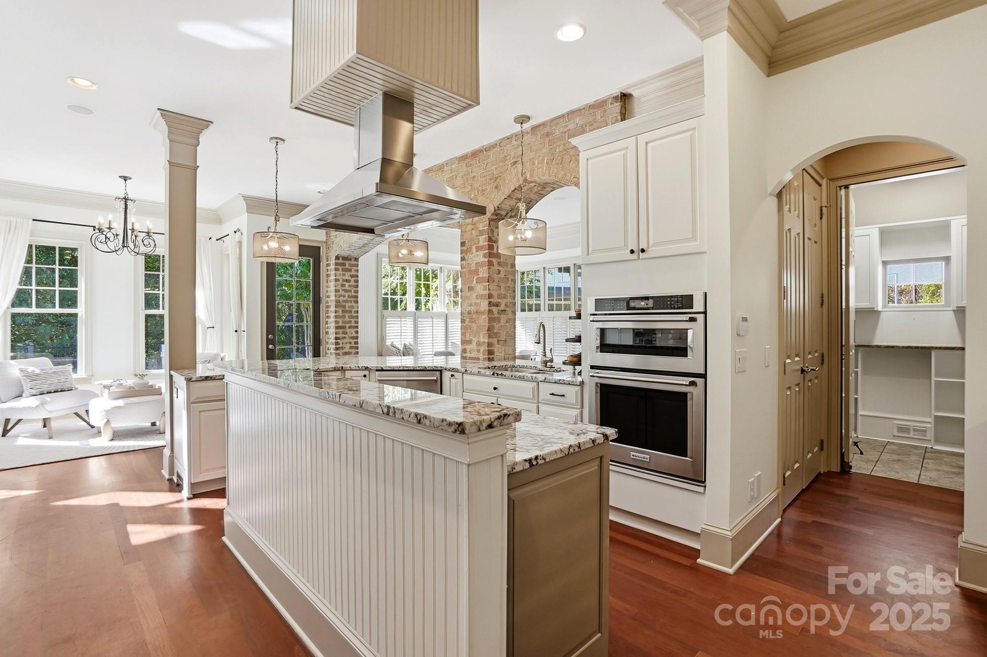 2424 Commons Court