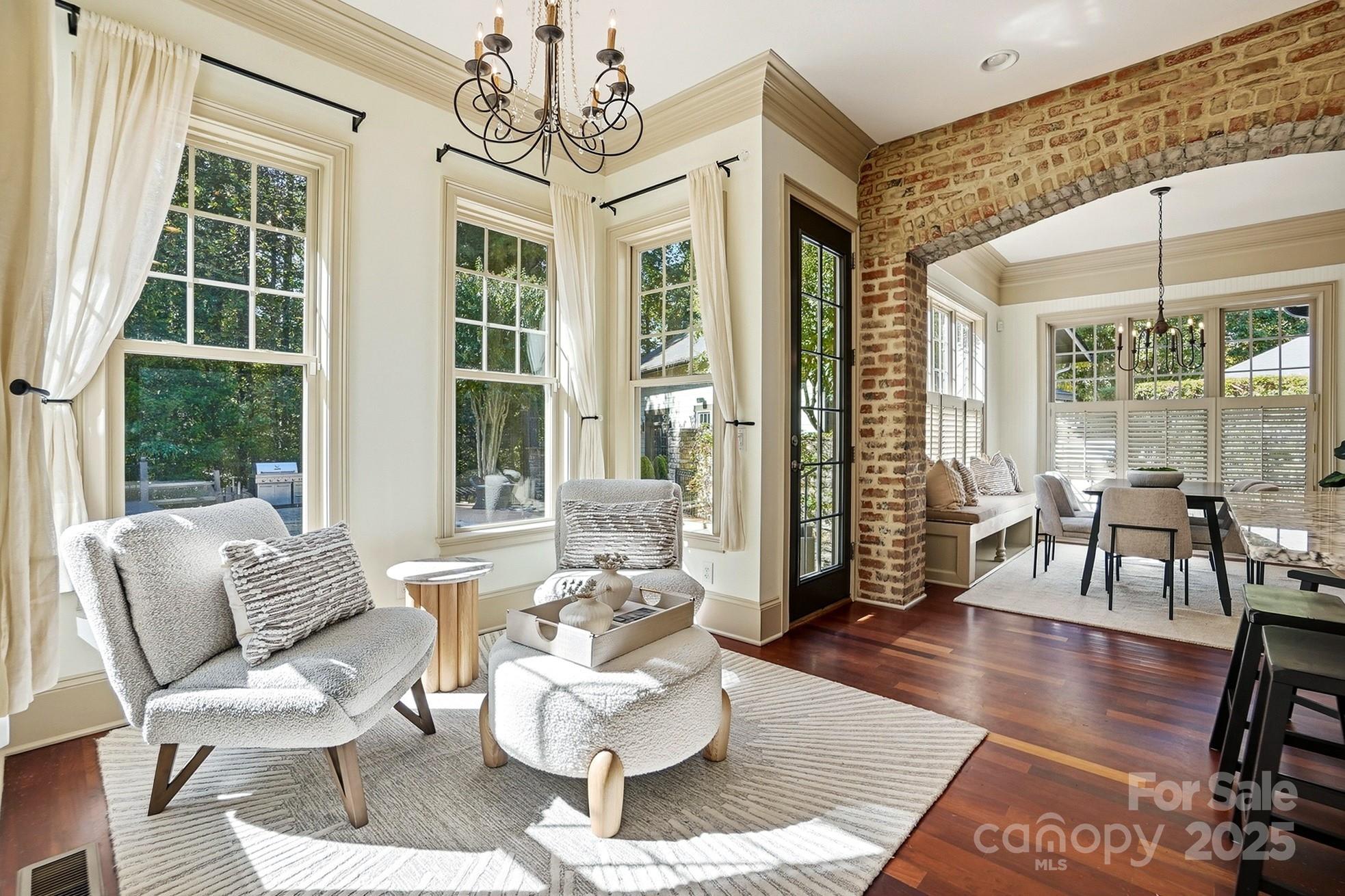2424 Commons Court