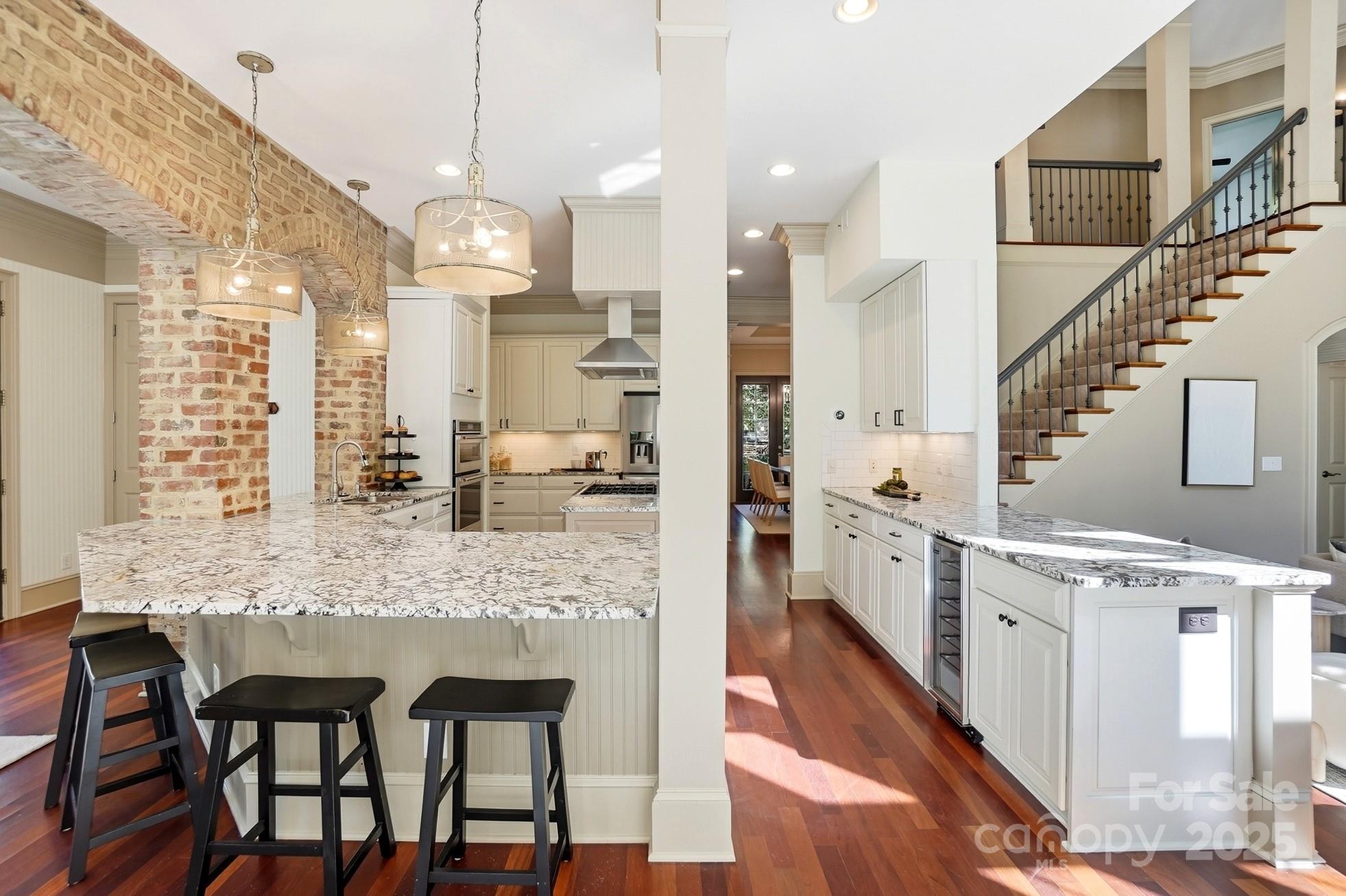 2424 Commons Court