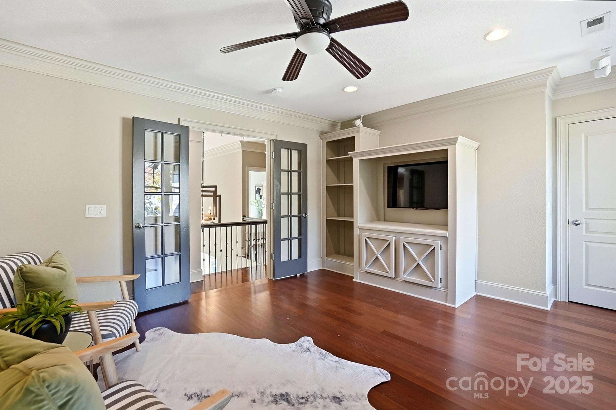 2424 Commons Court