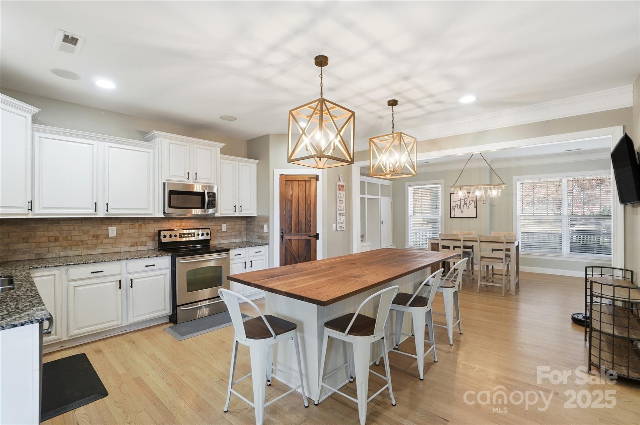 613 Adams Ridge Drive