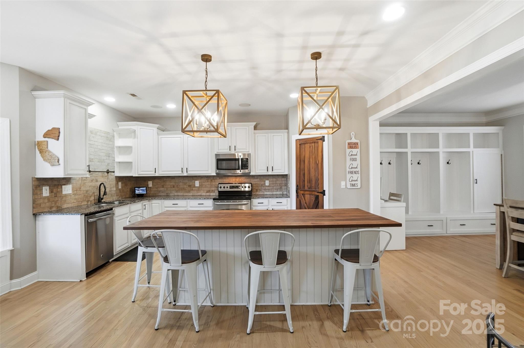 613 Adams Ridge Drive